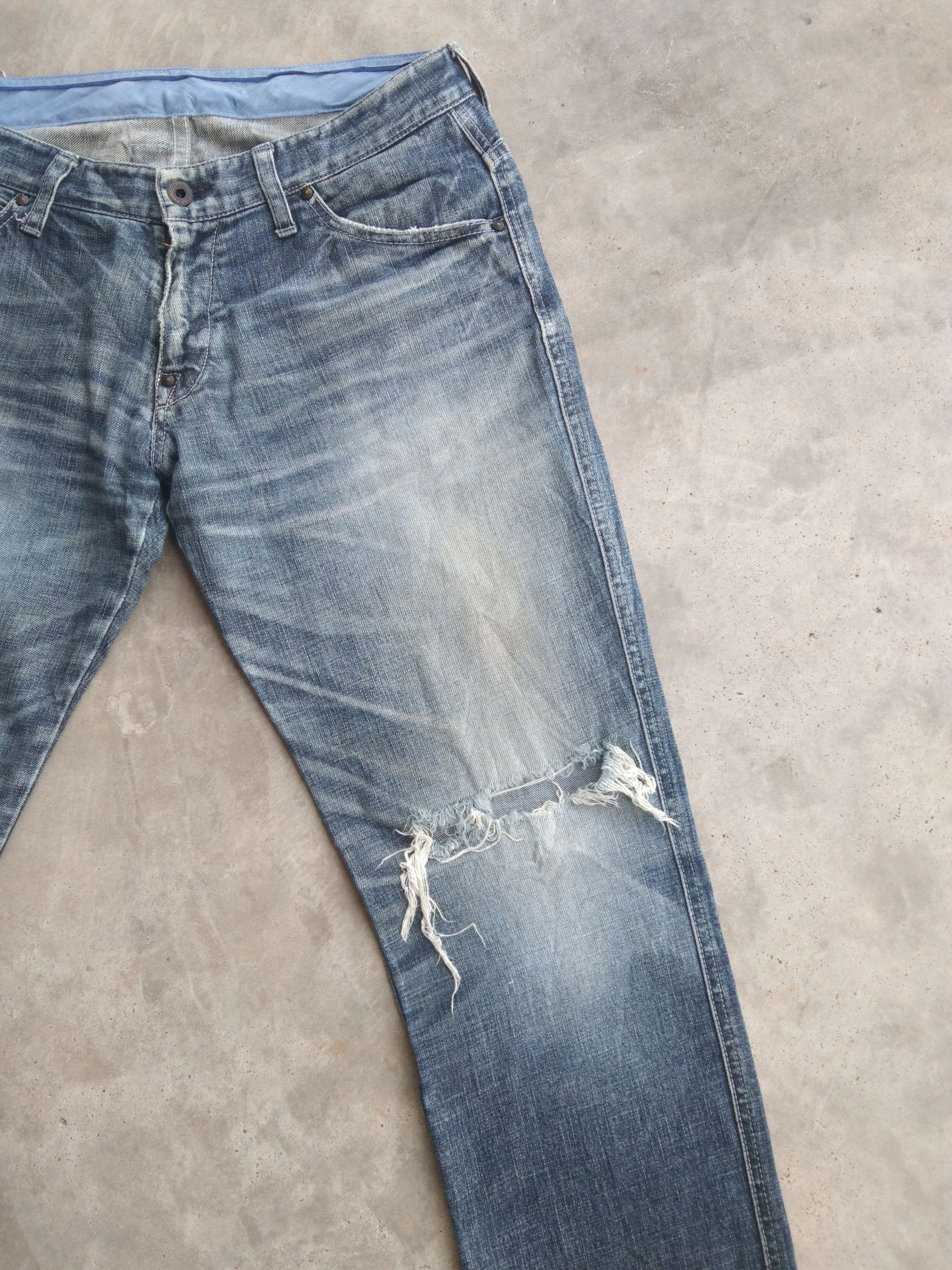 Japanese Brand Vintage Y2k Factotum Made In Japan Distressed Jeans 32x32 Size US 32 / EU 48 - 6 Thumbnail