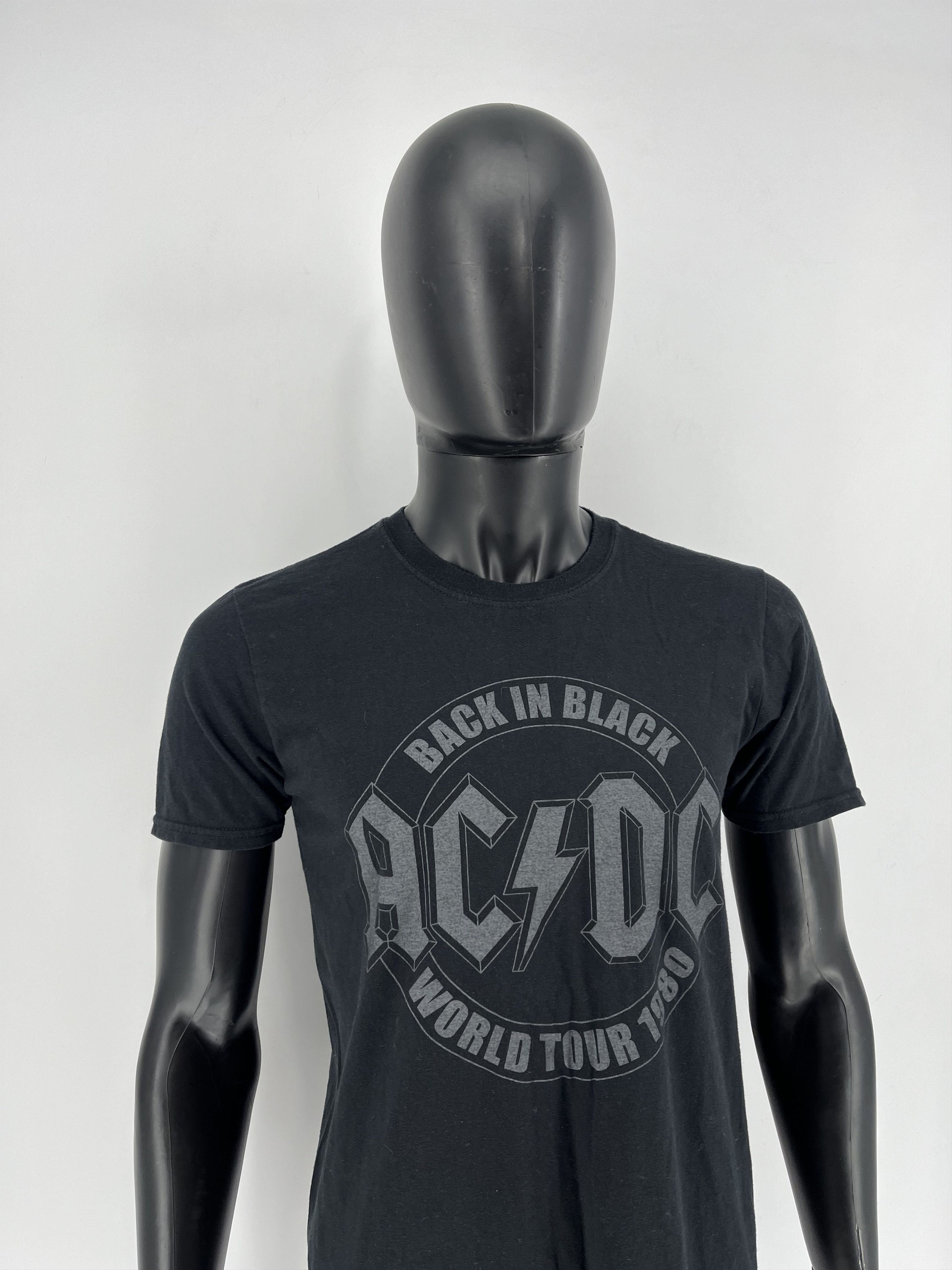 Band Tees Vintage Y2K ACDC "Back in Black" T-Shirt Rock Band Size M Size US M / EU 48-50 / 2 - 4 Thumbnail