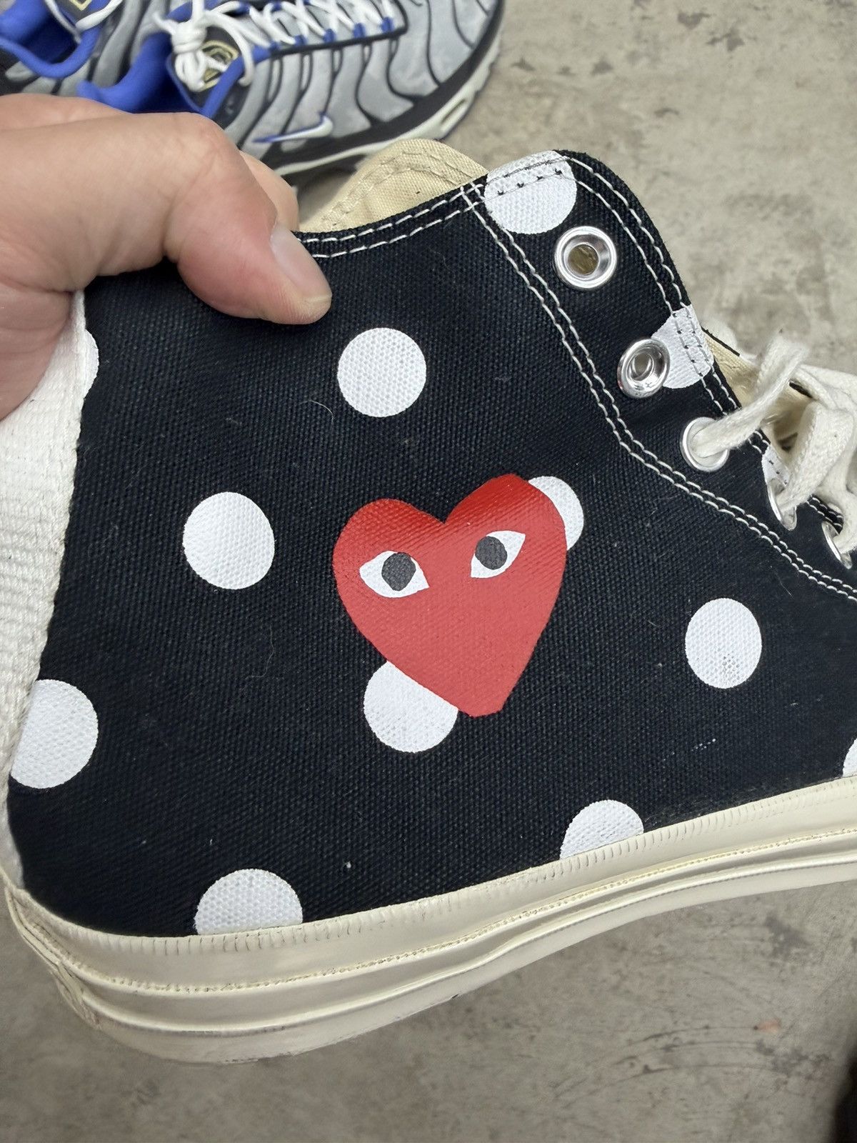 Comme des Garcons PLAY × Converse Comme Des Garcons Converse High Top Black Polka Dot Size US 11 / EU 44 - 4 Thumbnail