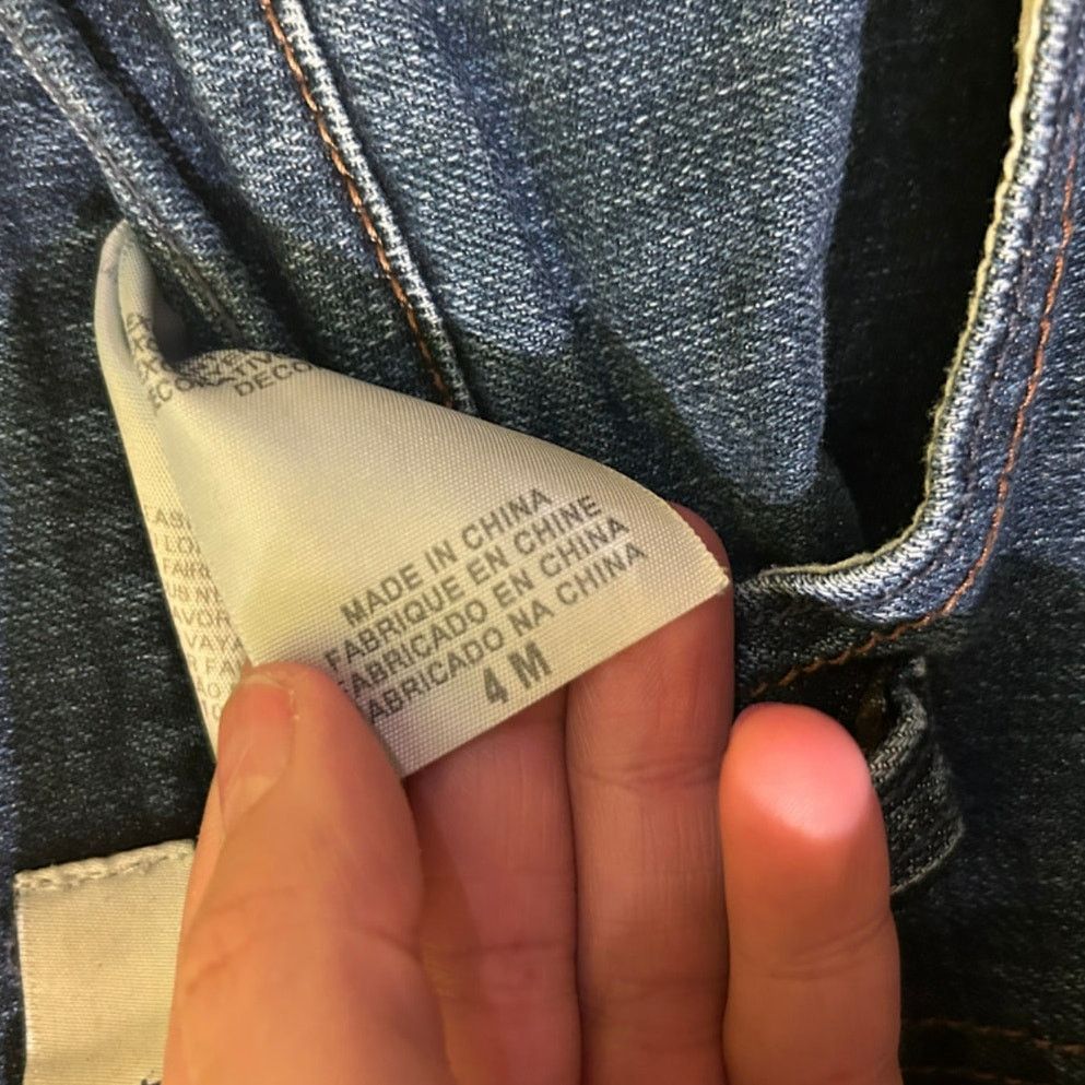 Levi's Levi's 529 Curvy Cut Off Denim Shorts Women's 4 Dark Wash Size 27" / US 4 / IT 40 - 5 Thumbnail