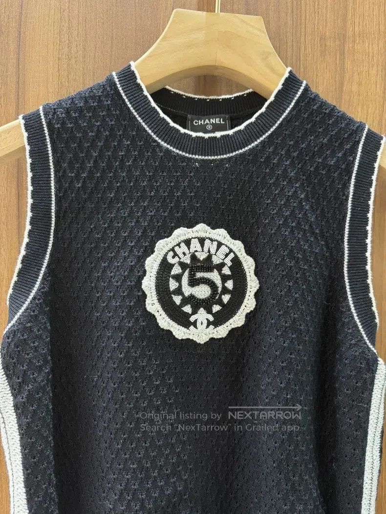 Chanel Chanel 23C No. 5 badge embroidered sleeveless vest Size XS / US 0-2 / IT 36-38 - 3 Thumbnail