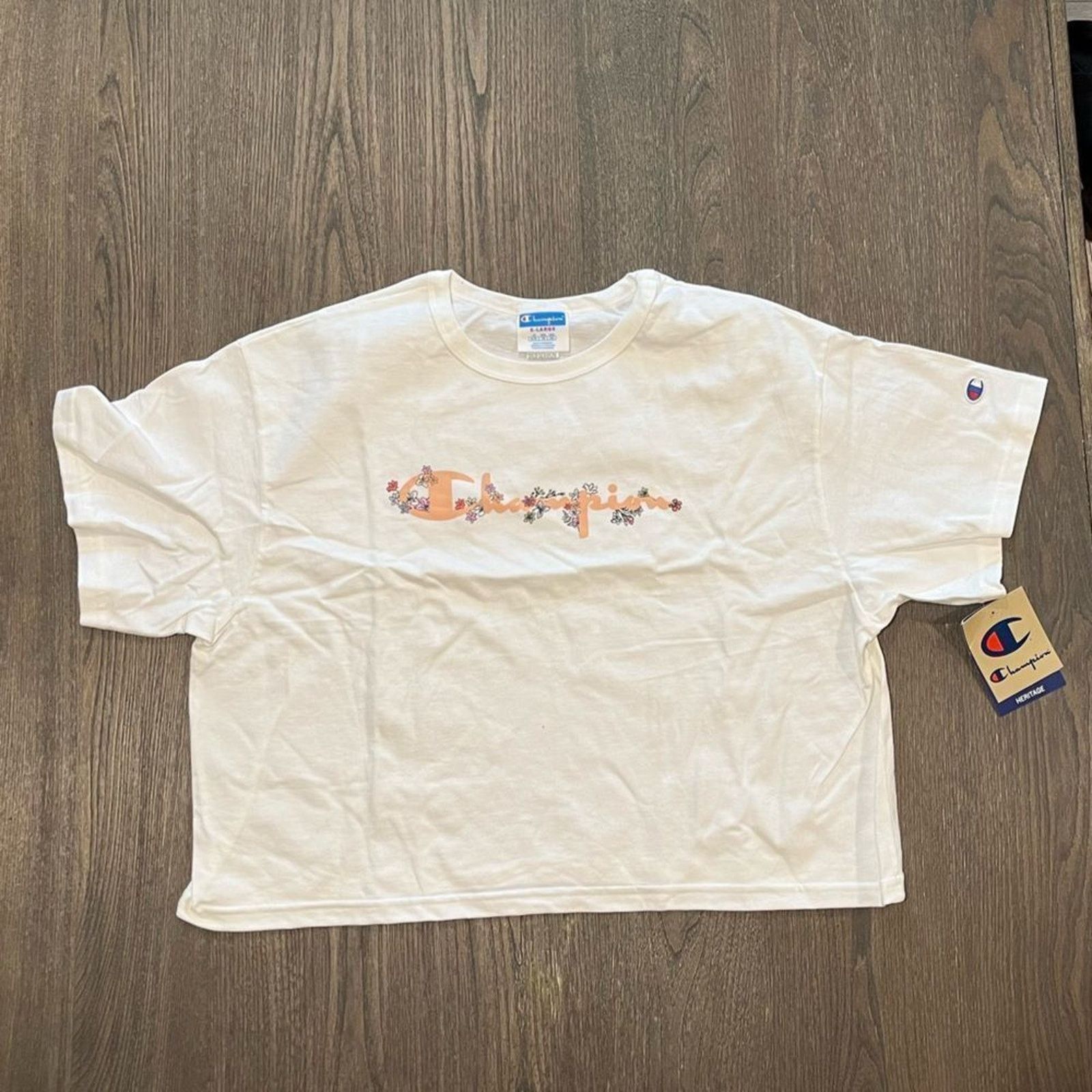Champion NWT Champion White Floral Graphic Crop Top - Size XL Size XL / US 12-14 / IT 48-50 - 1 Thumbnail