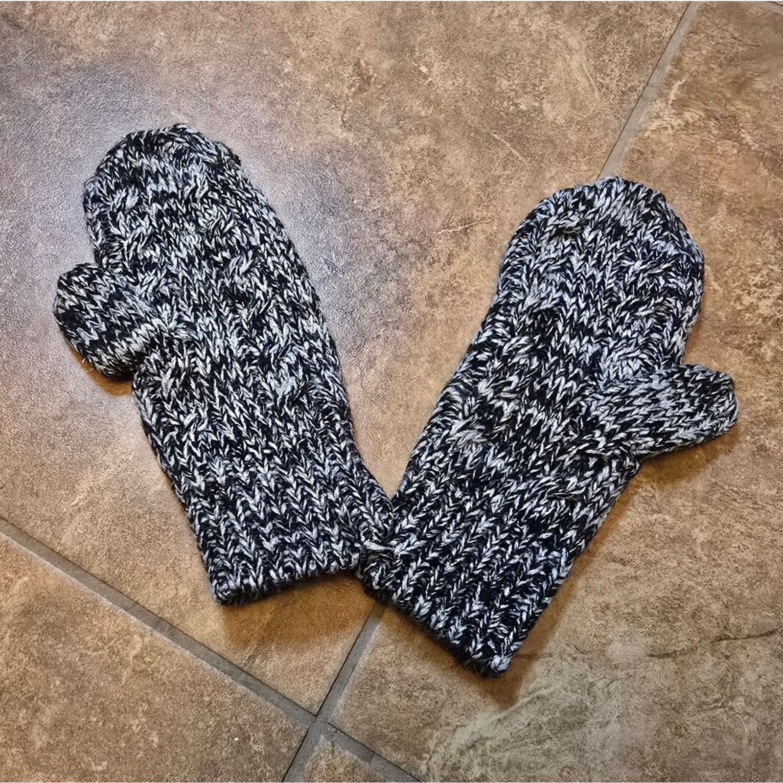 NFL Black | NFL | Las Vegas Raiders Mitten Size ONE SIZE - 2 Thumbnail