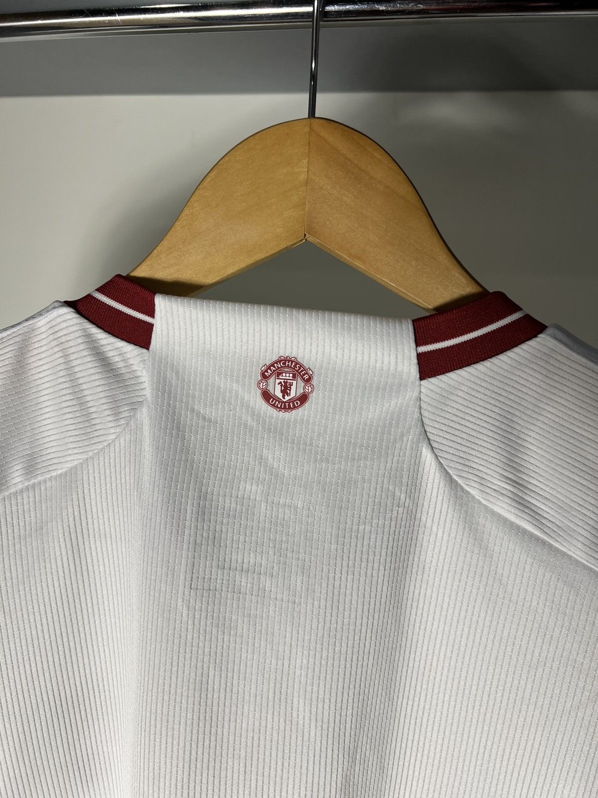 Vintage ADIDAS FC MANCHESTER UNITED ENGLAND SOCCER JERSEY RETRO Y2K Size US XL / EU 56 / 4 - 10 Thumbnail