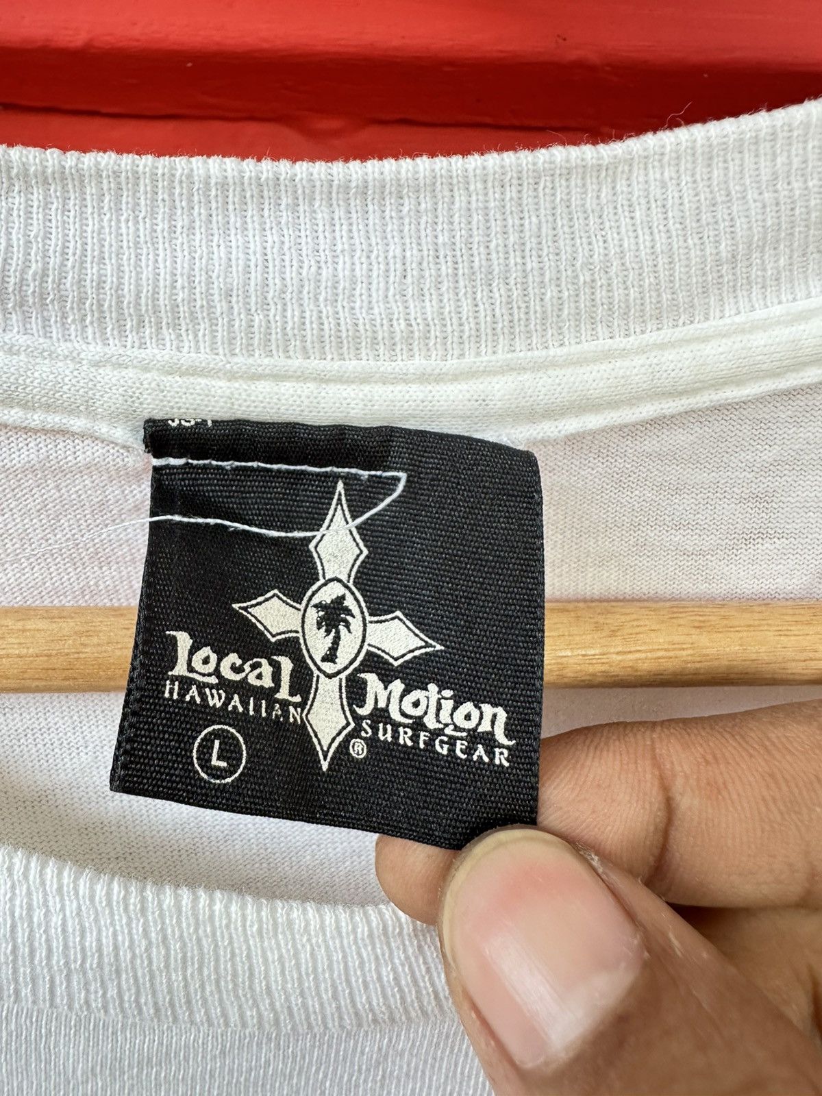 Vintage Vintage 90s Local Motion Surfboards Hawaiian Islands LS Tee Size US L / EU 52-54 / 3 - 8 Thumbnail