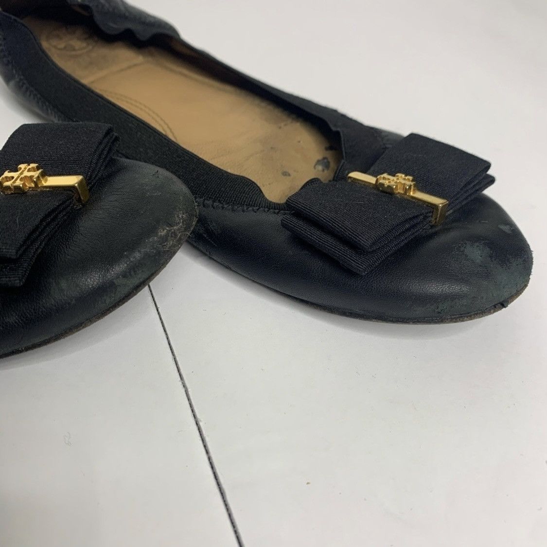 Tory Burch Tory Burch Black Leather Flats Gold Bow Sedgewick TLC Size 9 Size US 9 / IT 39 - 9 Thumbnail