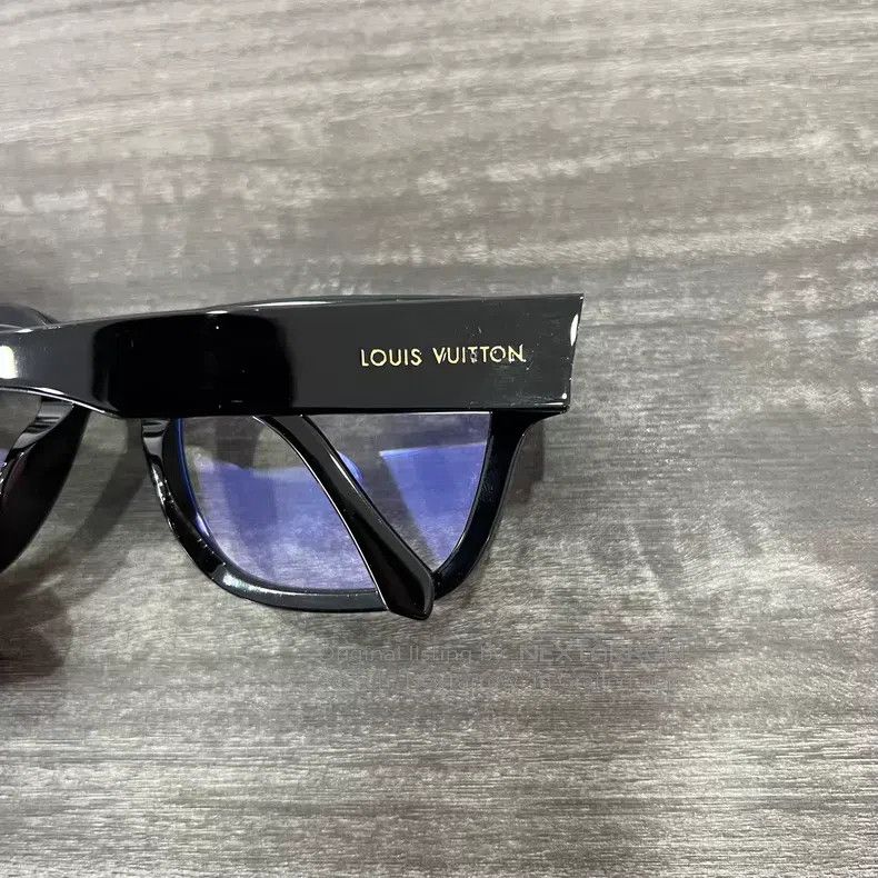 Louis Vuitton Louis Vuitton Blue Lens Box Glasses Size ONE SIZE - 6 Thumbnail