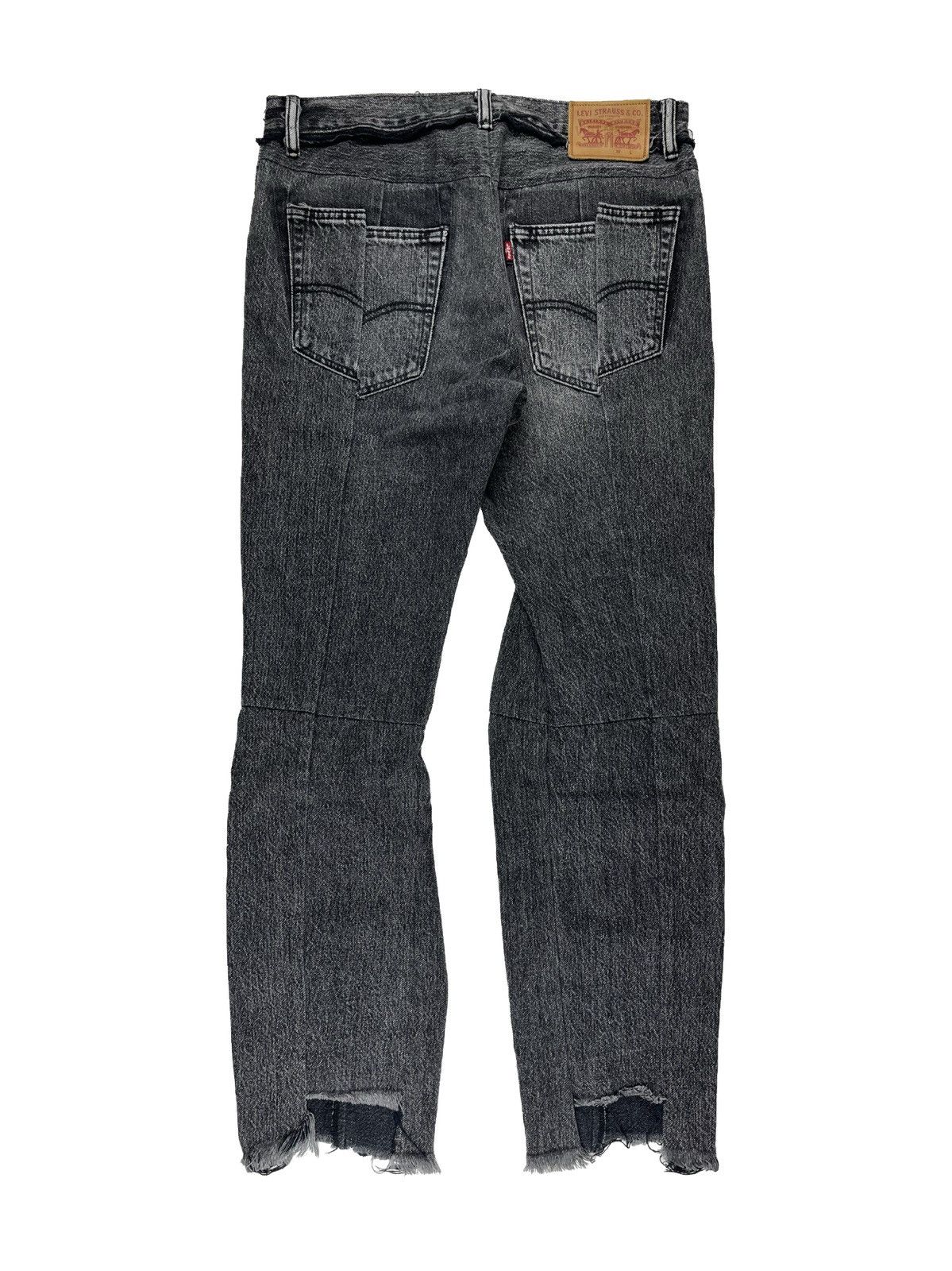 Levi's × Vetements SS17 Vetements Reworked Distressed Levi’s Denim Jeans Size US 32 / EU 48 - 2 Thumbnail