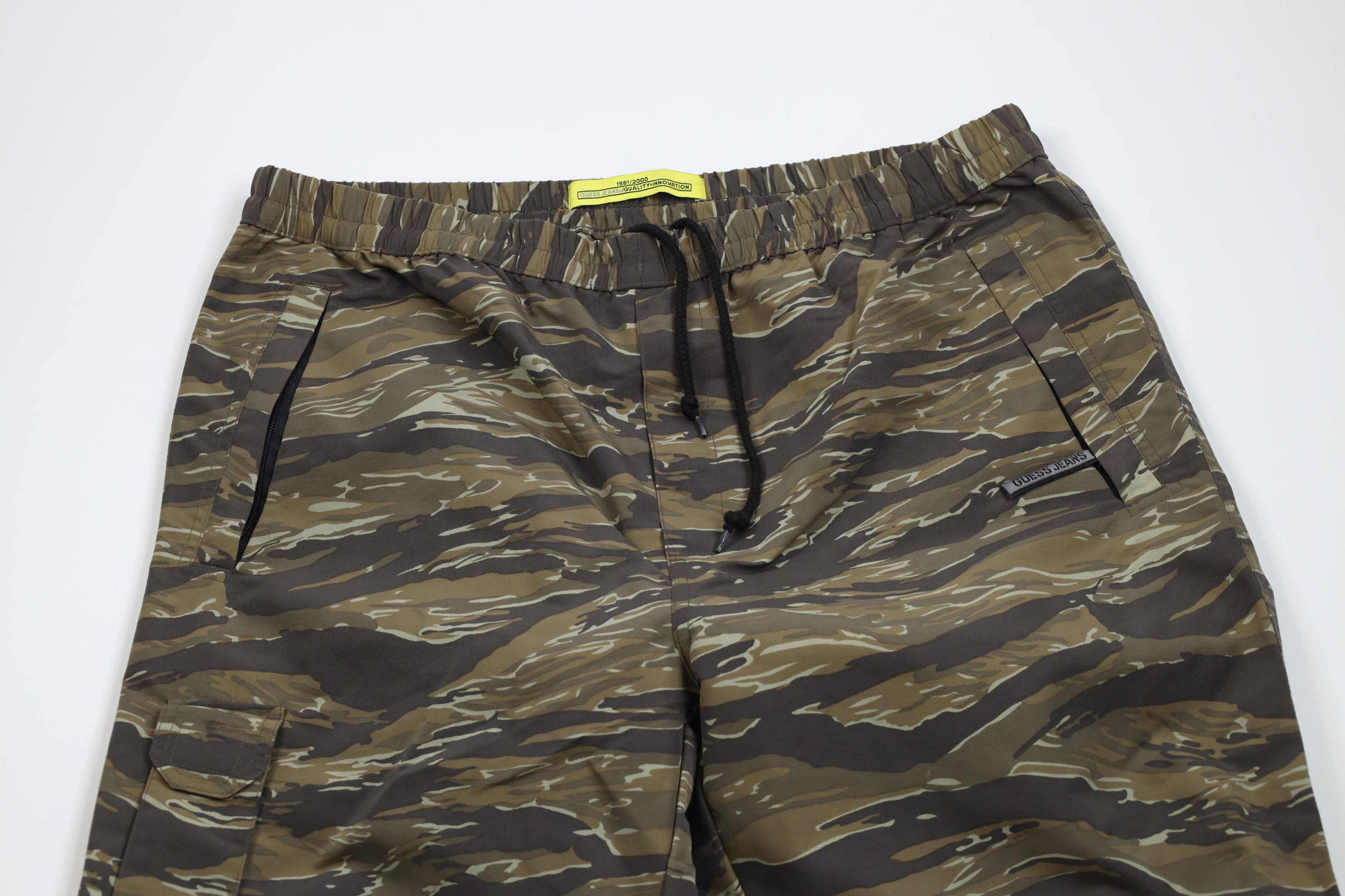 Guess × Vintage Vintage Y2K 2000 Guess Lined Wide Leg Camouflage Pants Nylon Size US 38 / EU 54 - 2 Thumbnail