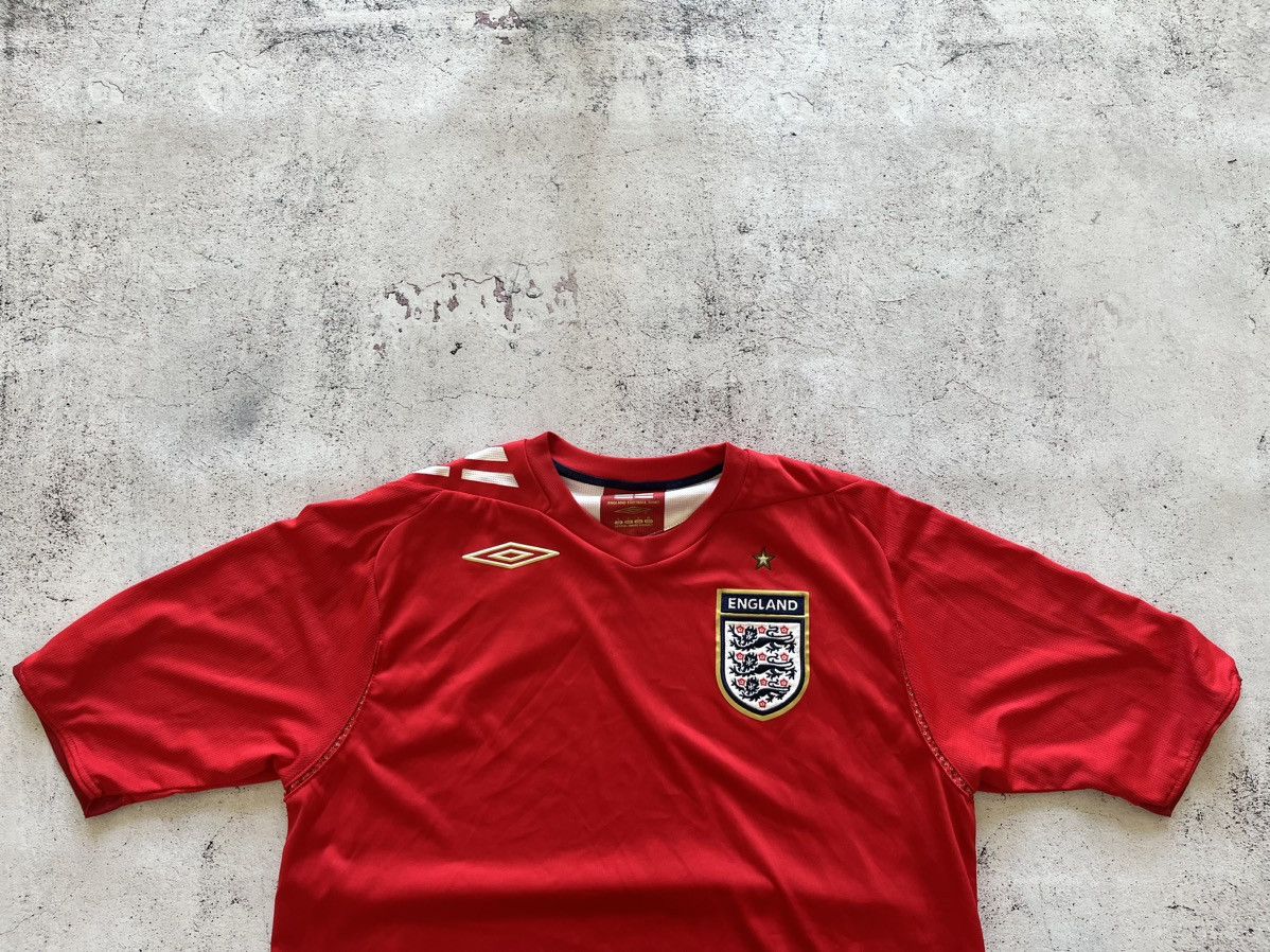 Umbro ENGLAND 2004 2005 AWAY FOOTBALL SHIRT SOCCER JERSEY UMBRO,L Size US L / EU 52-54 / 3 - 2 Thumbnail