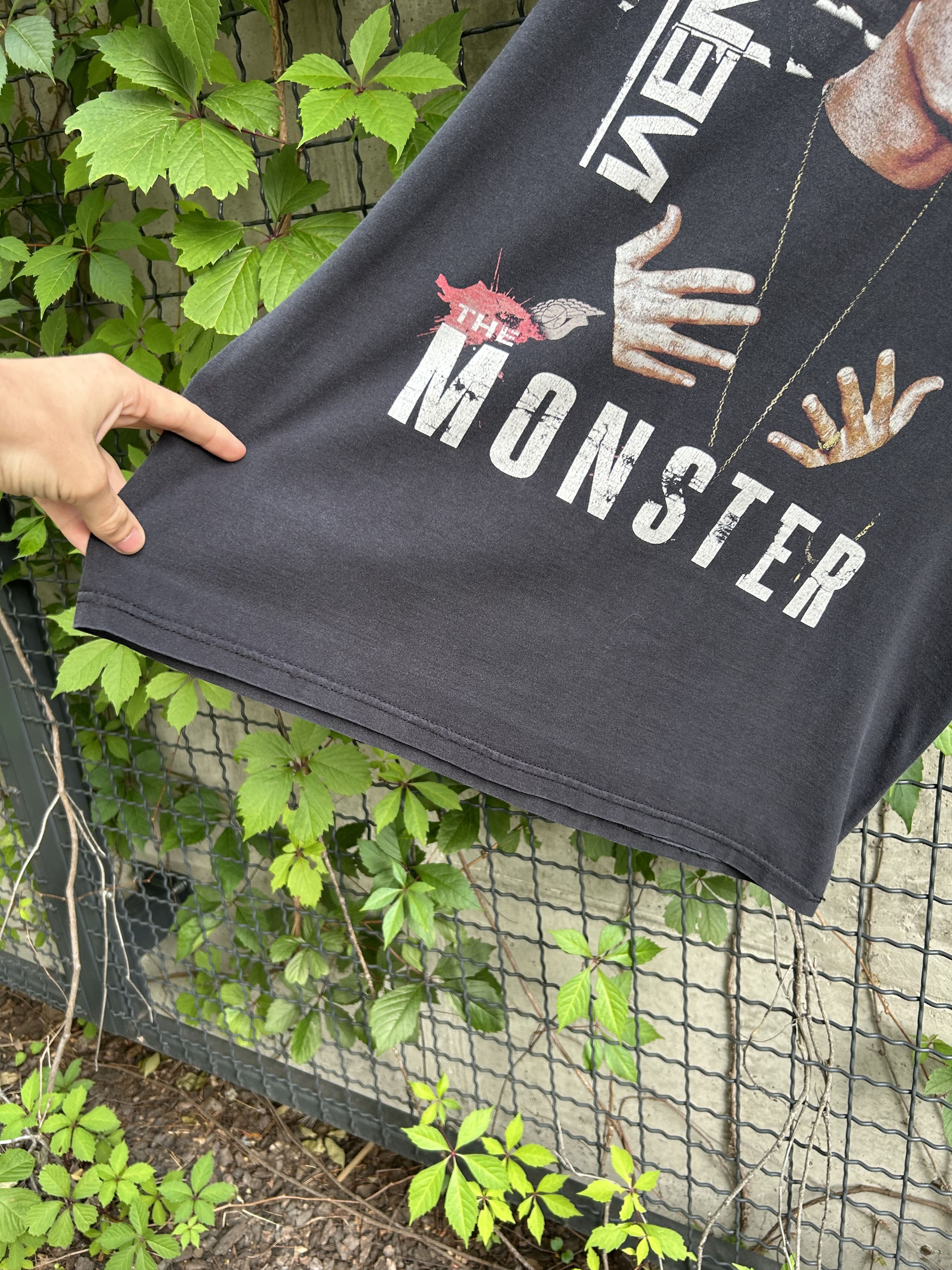 Rap Tees Vintage 2000s Eminem The Monster Rihanna Rap T-shirt Size US L / EU 52-54 / 3 - 8 Thumbnail