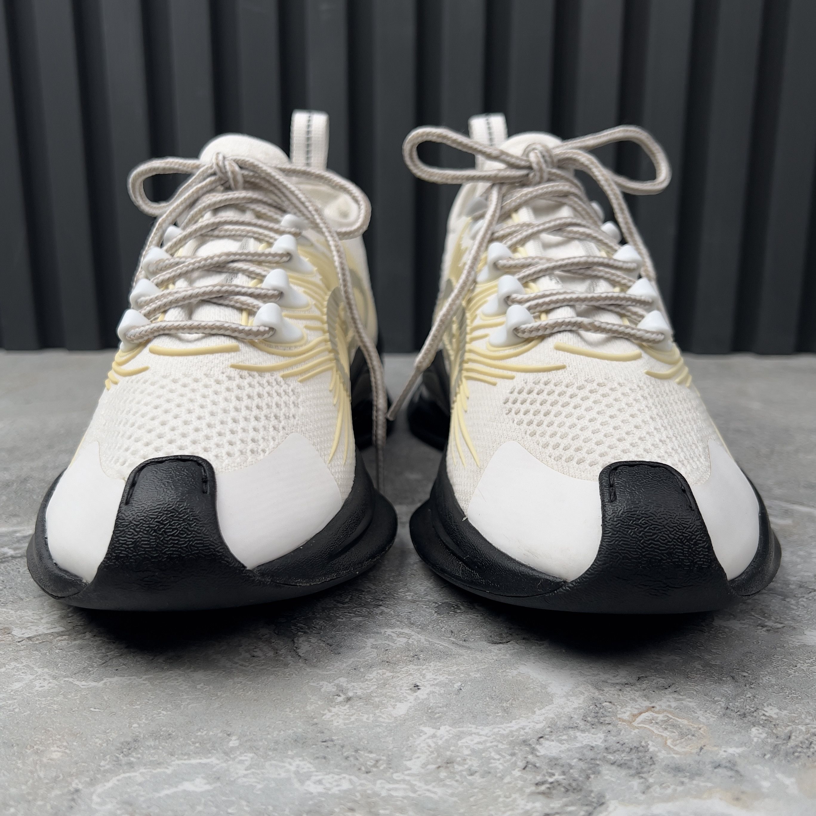 Gucci Gucci Run GG Monogram Sneakers White Yellow Fabric Size US 9 / IT 39 - 8 Thumbnail