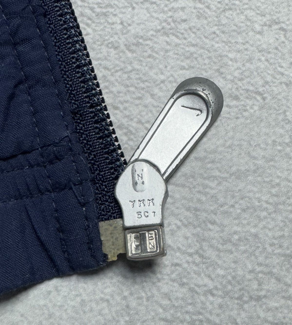 Nike Vintage Nike Center Swoosh Drill Track Jacket size L Size US L / EU 52-54 / 3 - 11 Thumbnail