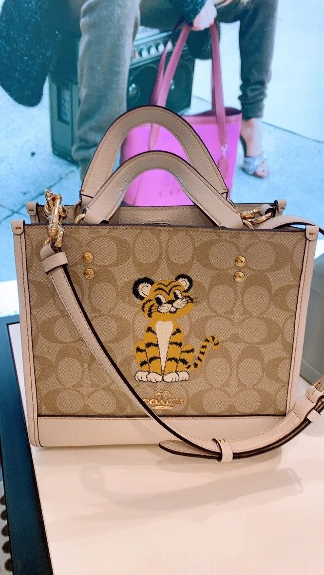 Coach Dempsey Tote Bag 22 In Signature Canvas With Tiger C7001 Size ONE SIZE - 1 Thumbnail