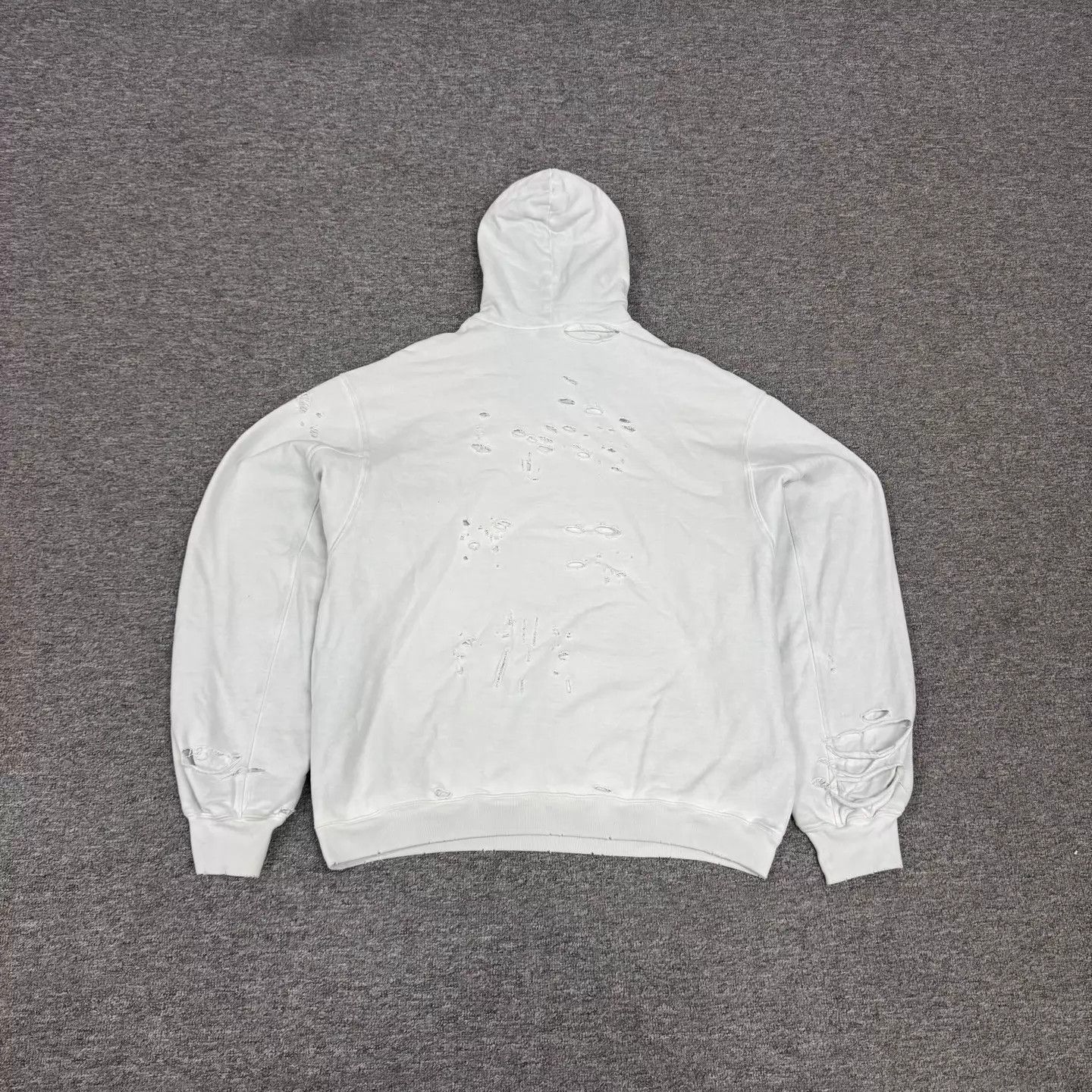 Balenciaga Balenciaga destroyed logo oversized XXS sweatshirt new Size US XXS / EU 40 - 2 Thumbnail
