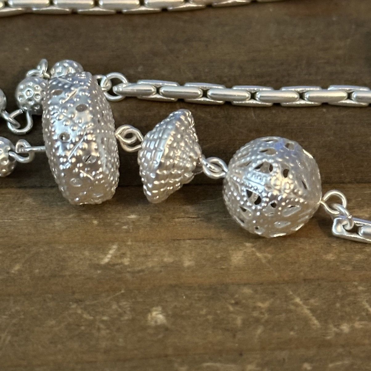 Other Silver tone stationed filigree bead necklace Size ONE SIZE - 3 Thumbnail