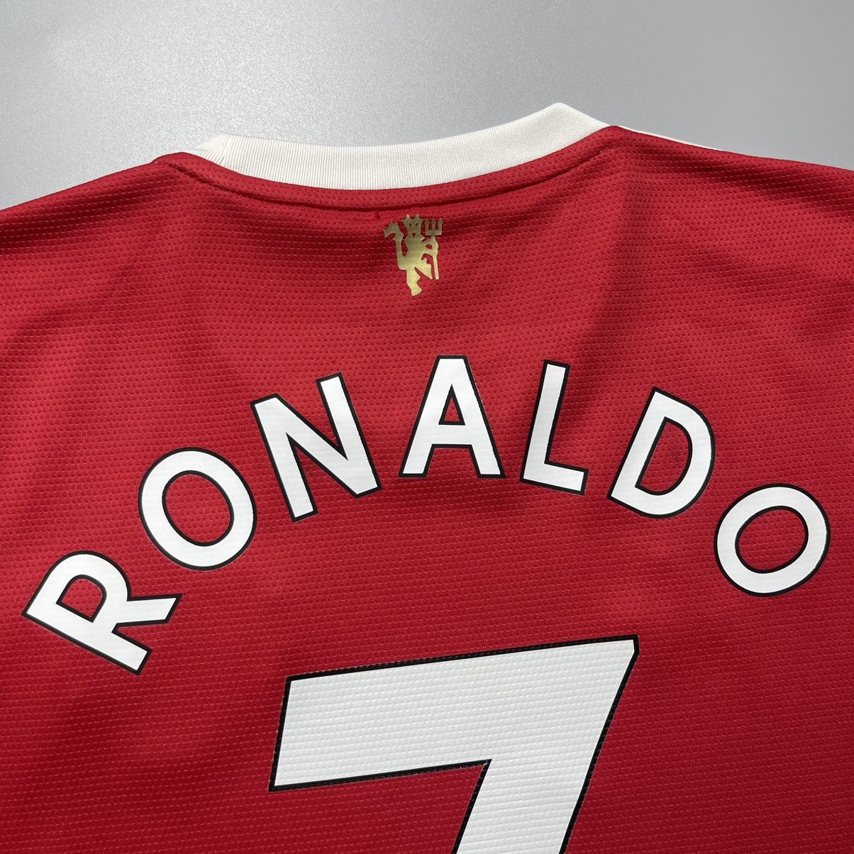 Vintage MAN UNITED ADIDAS 2021/2022 FOOTBALL HOME JERSEY #7 RONALDO Size US S / EU 44-46 / 1 - 12 Thumbnail