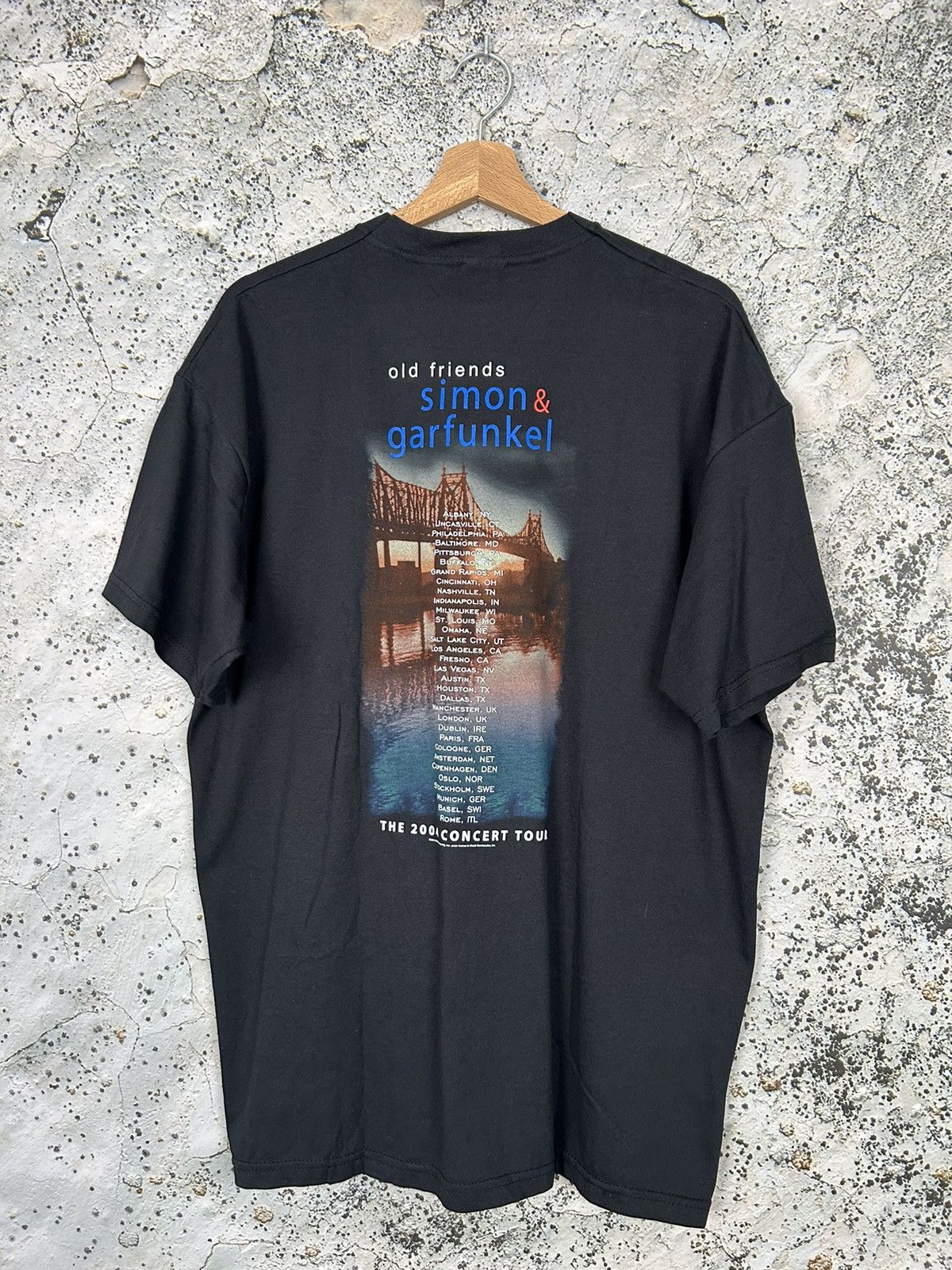 Band Tees × Vintage Vintage Simon & Garfunkel Old Friends 2004 Tour Tee Band Size US XL / EU 56 / 4 - 4 Thumbnail