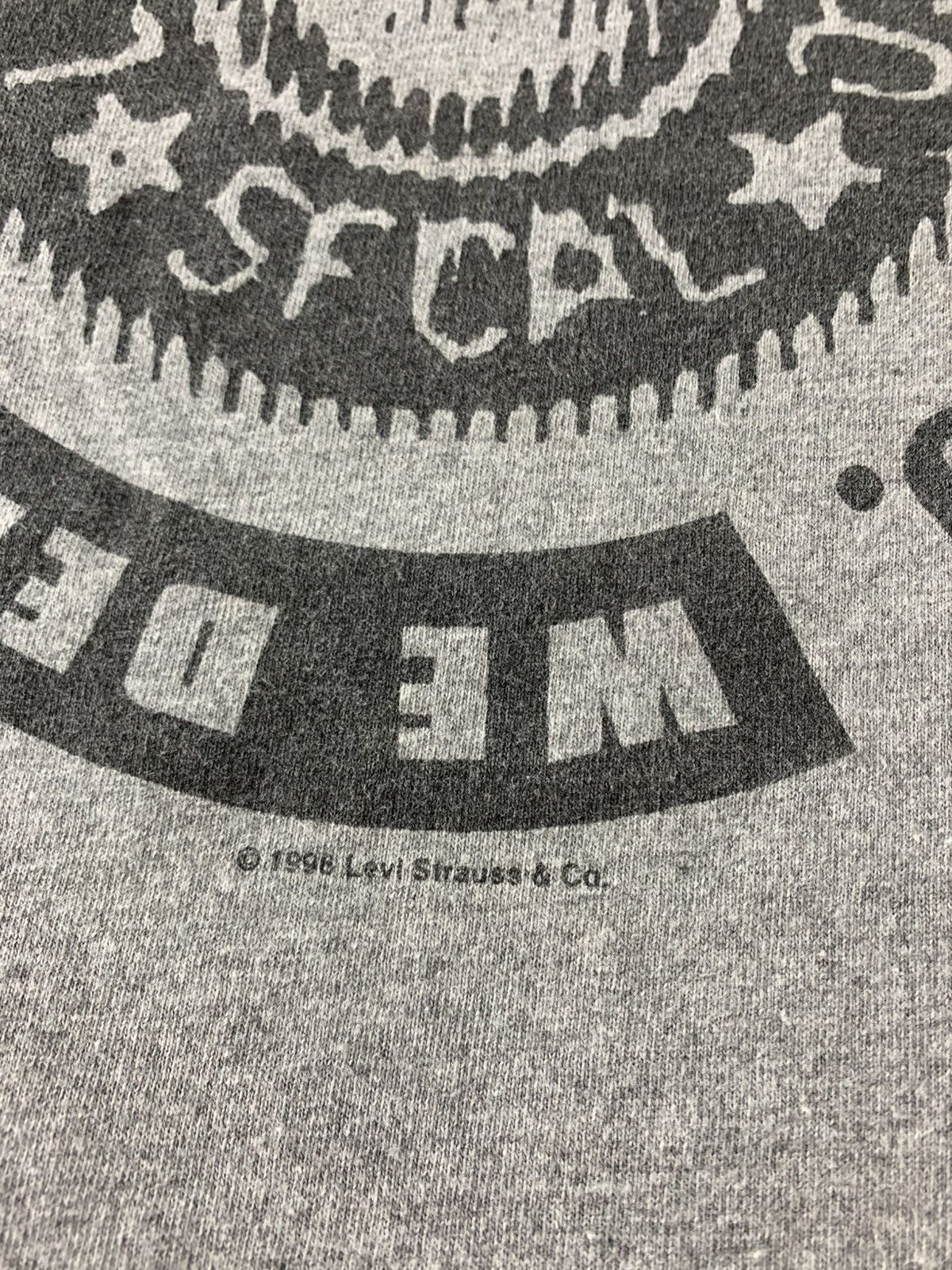 Levi's 90s Levi Strauss & Co Demand Best Gray Printed Tee Size US L / EU 52-54 / 3 - 5 Thumbnail