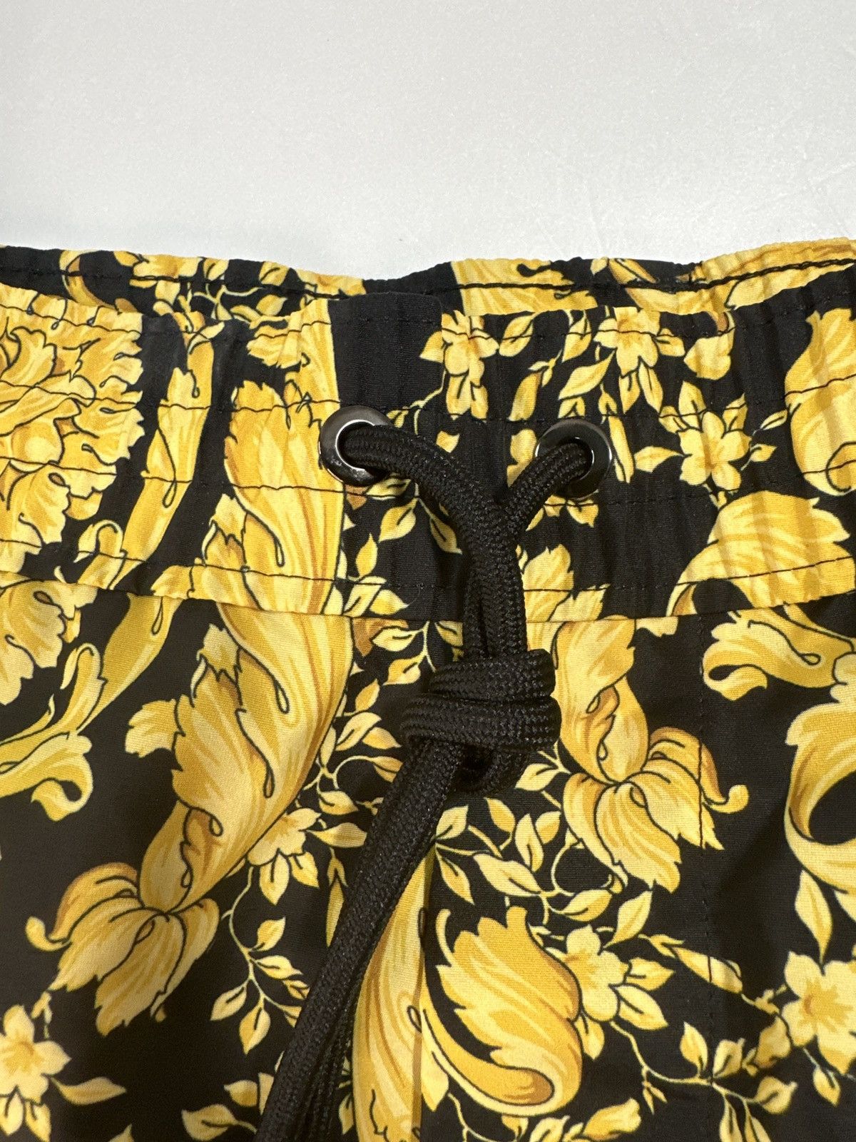 Versace New Authentic Versace Men Shorts Size 5 Size US 29 - 13 Thumbnail