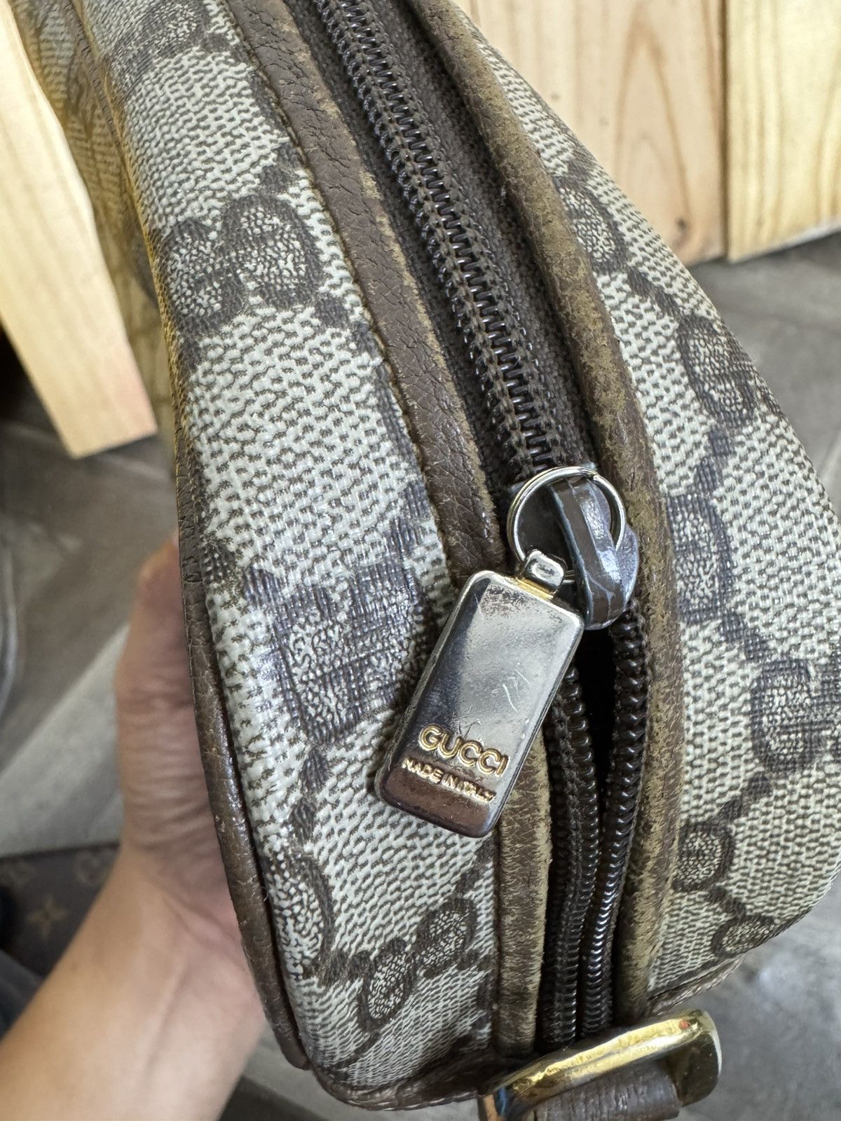 Designer × Gucci × Vintage Vintage Gucci Clutch Bag Sling Bag Size ONE SIZE - 9 Thumbnail