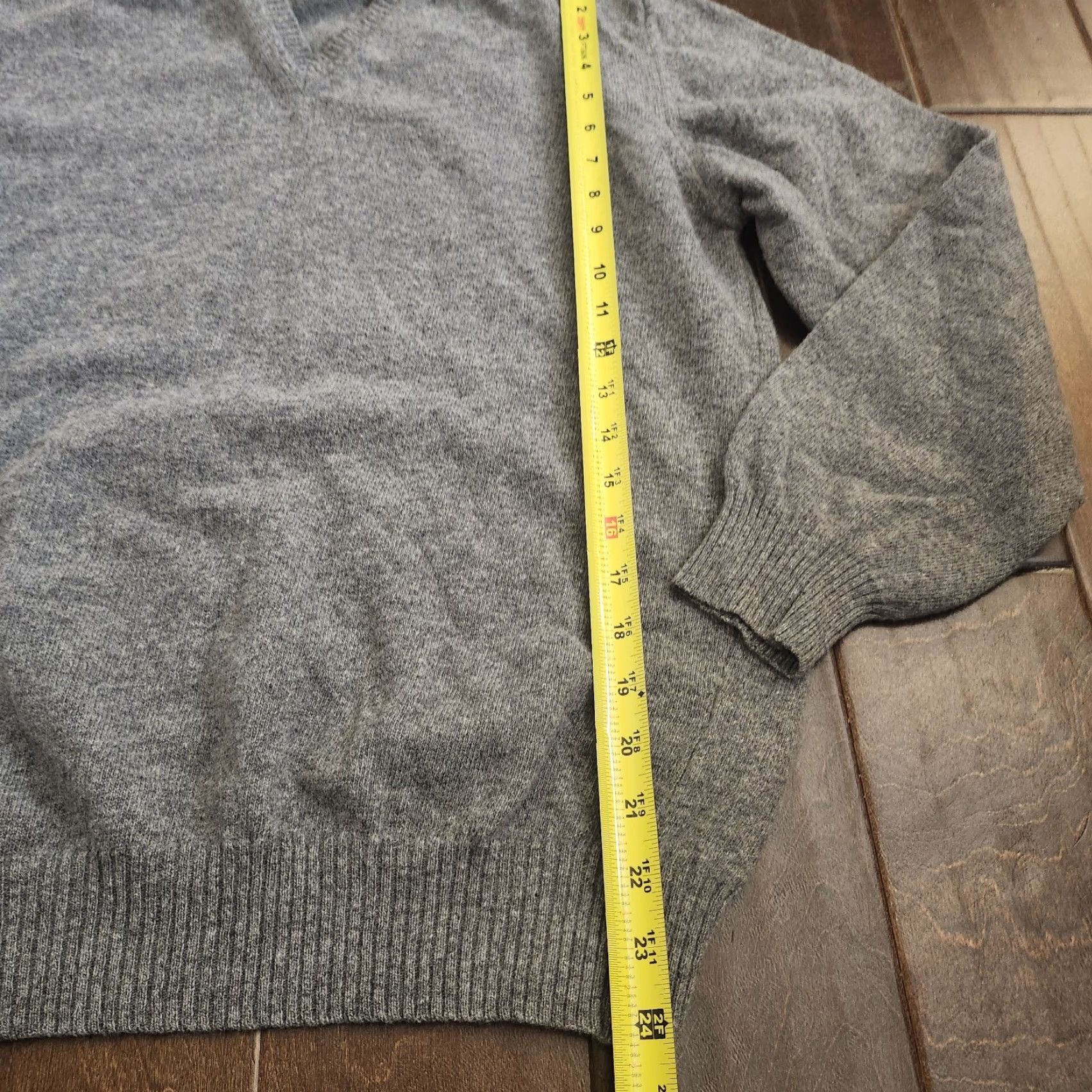 Zara Zara Man Basic Mens Gray Wool V Neck Sweater Pullover XL Wool V-Neck Mens Gray Knit Pullover XL Size US XL / EU 56 / 4 - 7 Thumbnail