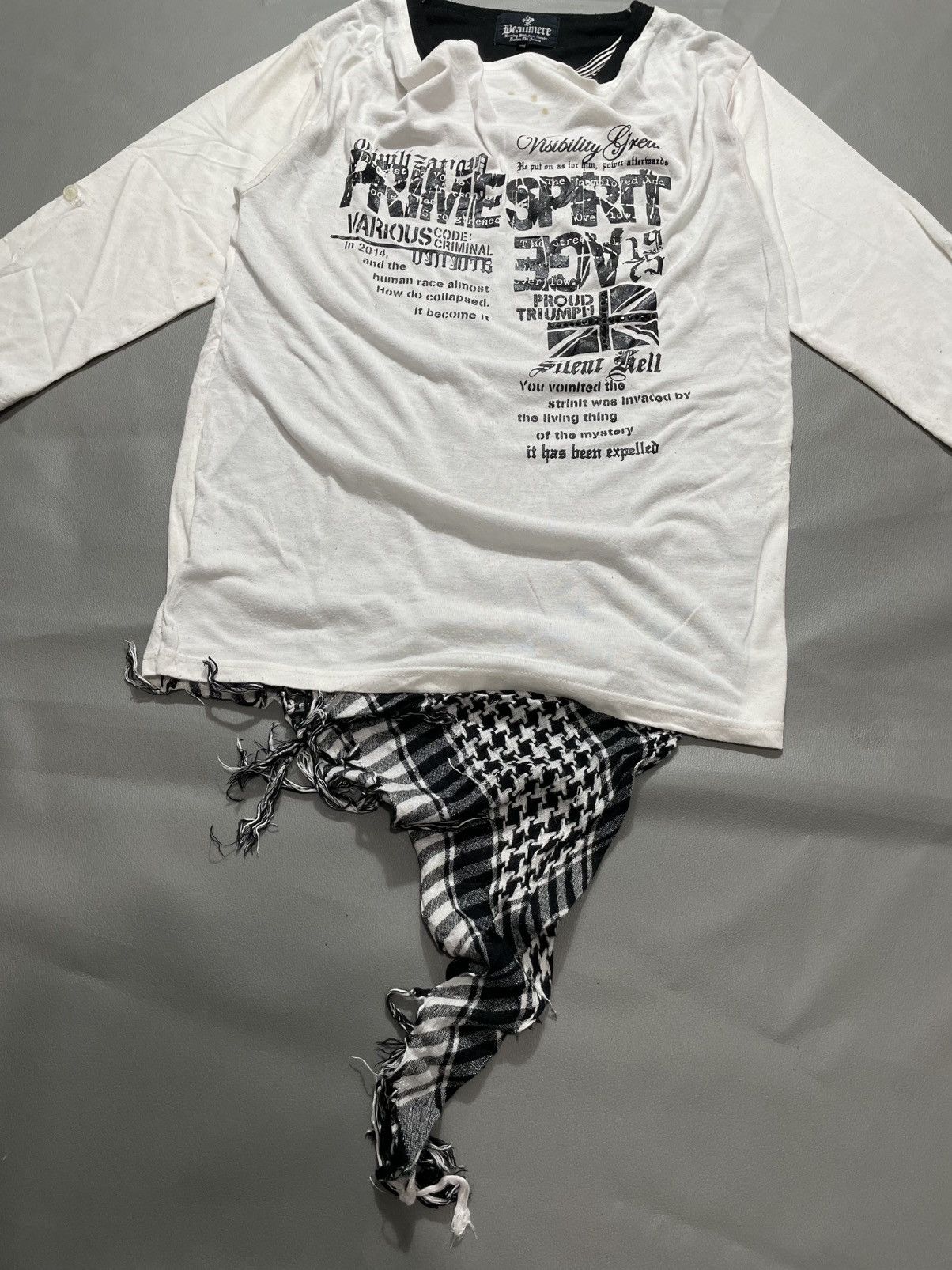 GOA Archive Beaumere triple layer poem tshirt punk vkei ifsix Size US L / EU 52-54 / 3 - 5 Thumbnail