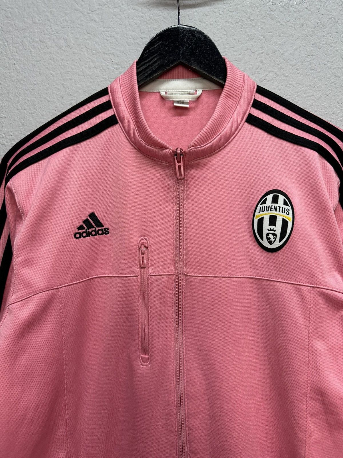 Adidas Vintage Adidas Juventus Pink 2015 Track Jacket Drake Rare Size US L / EU 52-54 / 3 - 10 Thumbnail