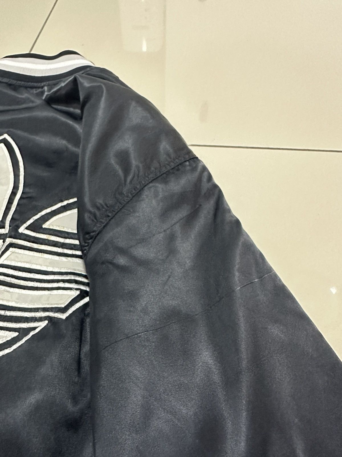 Adidas Vintage 90’s Adidas Bomber Jacket Design Big Logo Design Size US L / EU 52-54 / 3 - 9 Thumbnail