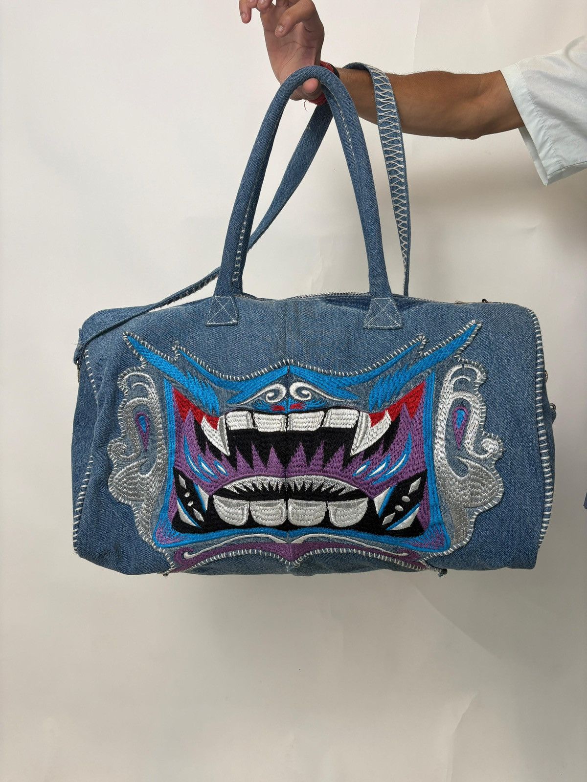 Vintage 1of1 rare embroidered patch luggage bag Size ONE SIZE - 1 Thumbnail