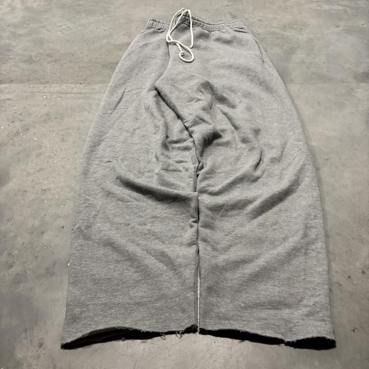 Japanese Brand × Vintage Crazy Vintage Y2K/2000s Baggy Light Grey Essential Sweatpants! Size US 34 / EU 50 - 3 Thumbnail