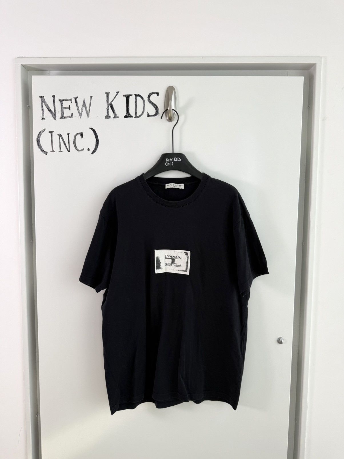 Givenchy Givenchy Black Stamp Patch T-Shirt Size US M / EU 48-50 / 2 - 1 Thumbnail