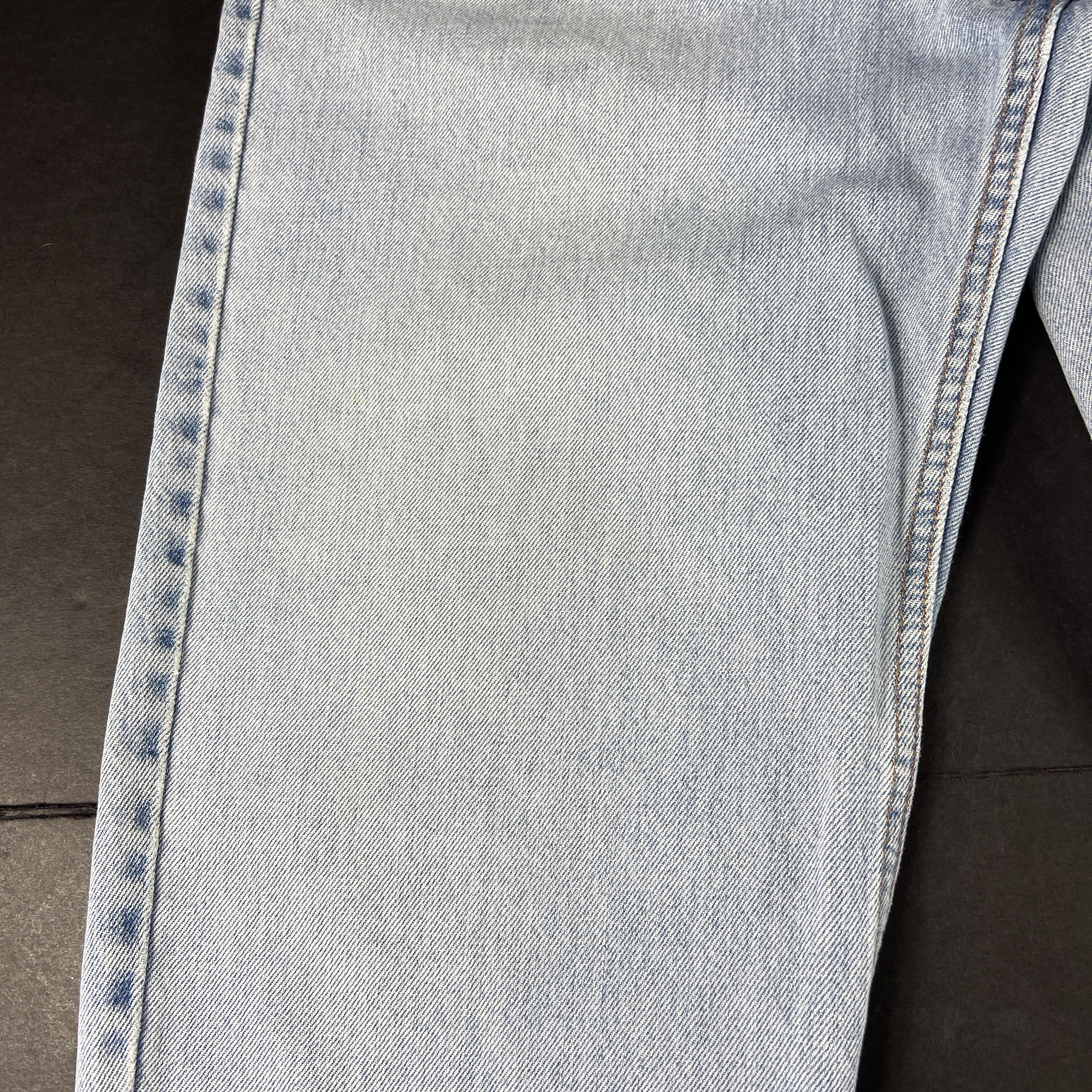 Levi's × Vintage Y2K Levi's Jeans 550 Relaxed Light Blue Faded Cotton Denim Size US 35 - 7 Thumbnail