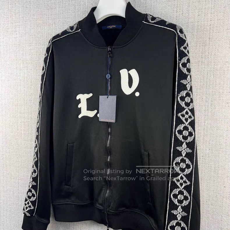 Louis Vuitton Louis Vuitton FW21 Logo Printed Sleeve Blazer jacket Size US XL / EU 56 / 4 - 2 Thumbnail