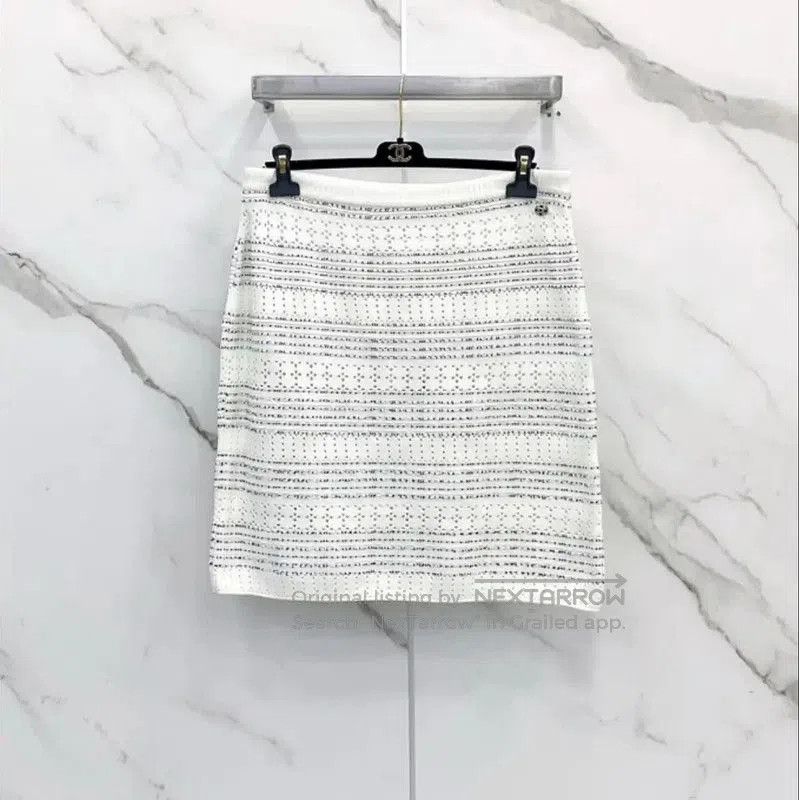 Chanel Chanel White Cotton Women's Skirt . Size 30" / US 8 / IT 44 - 1 Thumbnail