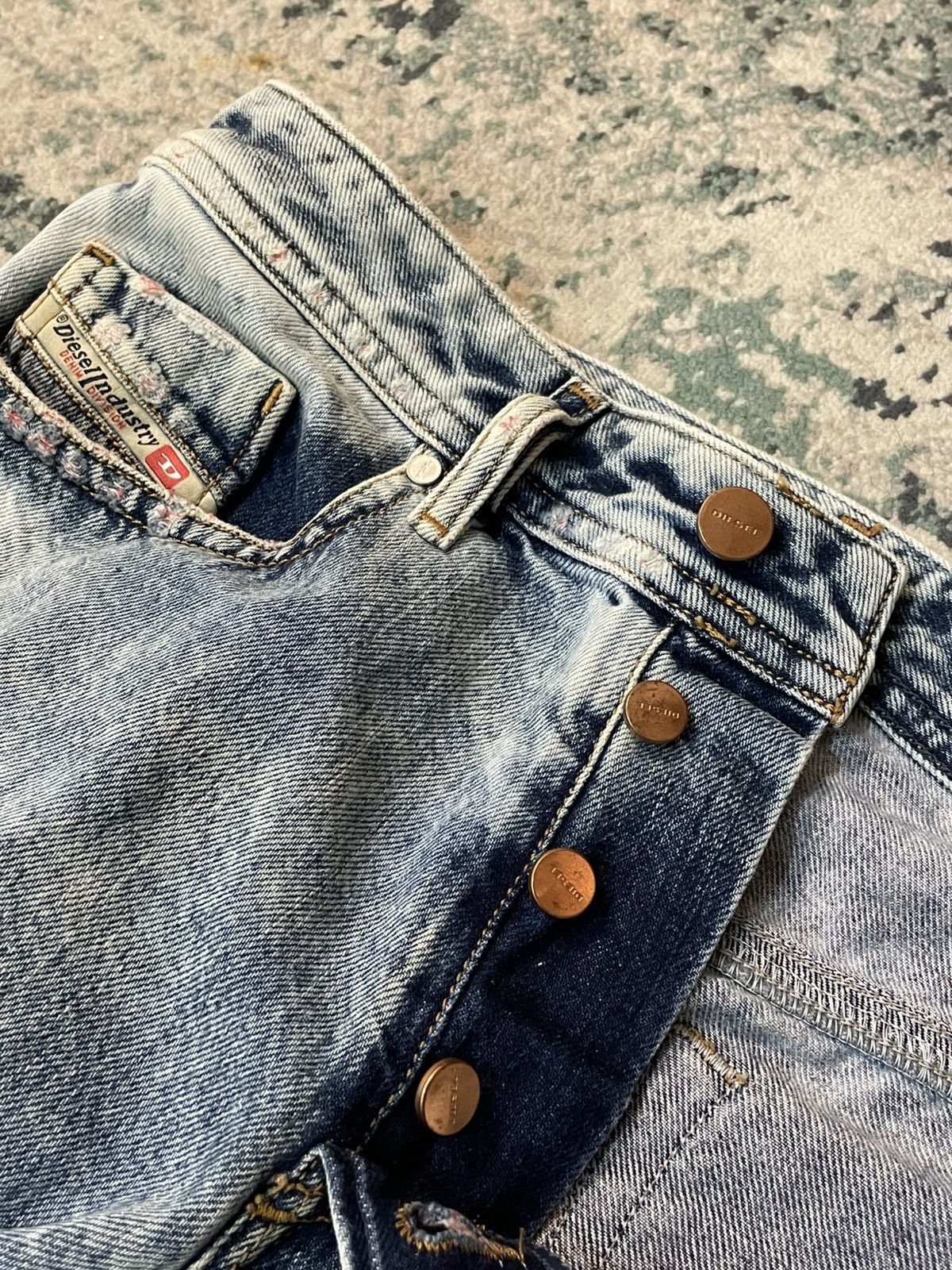 Diesel Diesel Made in Italy Faded Blue Wash Regular Slim Jeans Size US 29 - 15 Thumbnail