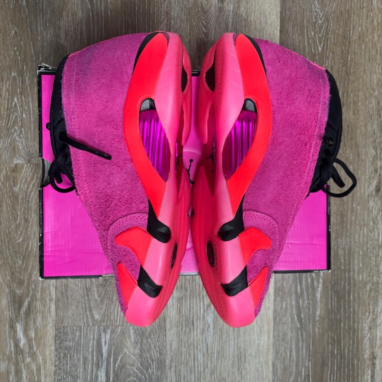 Jordan Brand shocking pink 14s Size US 7.5 / EU 40-41 - 3 Thumbnail