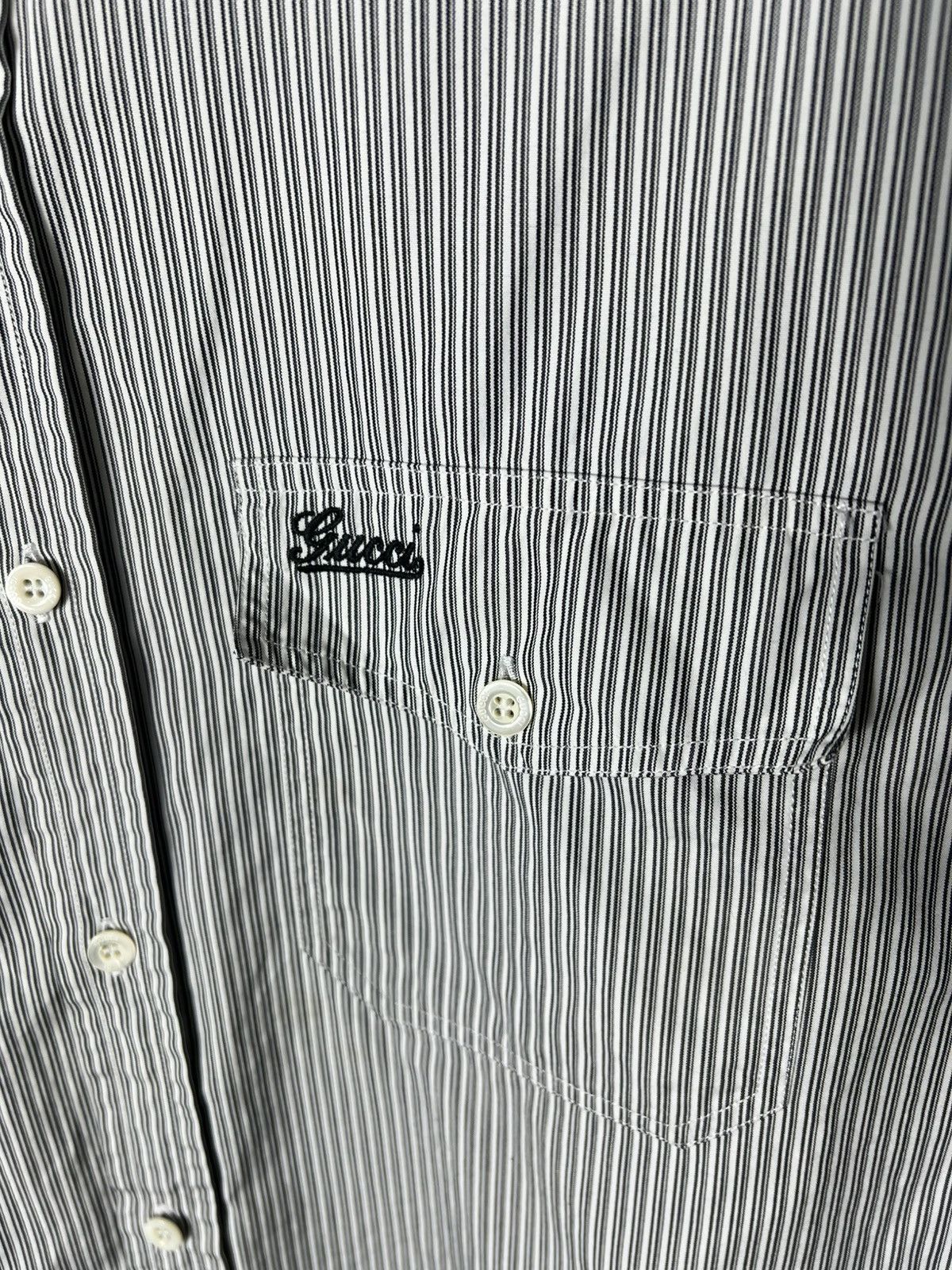 Vintage luxury Gucci Striped Button Up Shirt Size 42/16.5