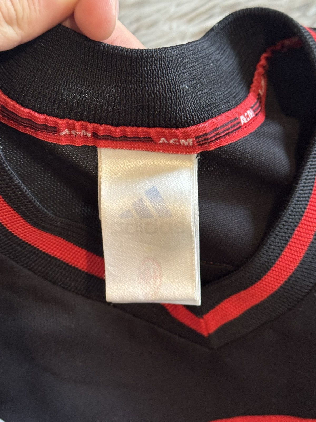 Adidas Adidas AC Milan 99/00 Pre-Match Shirt – Size L – Vintage Size US L / EU 52-54 / 3 - 5 Thumbnail