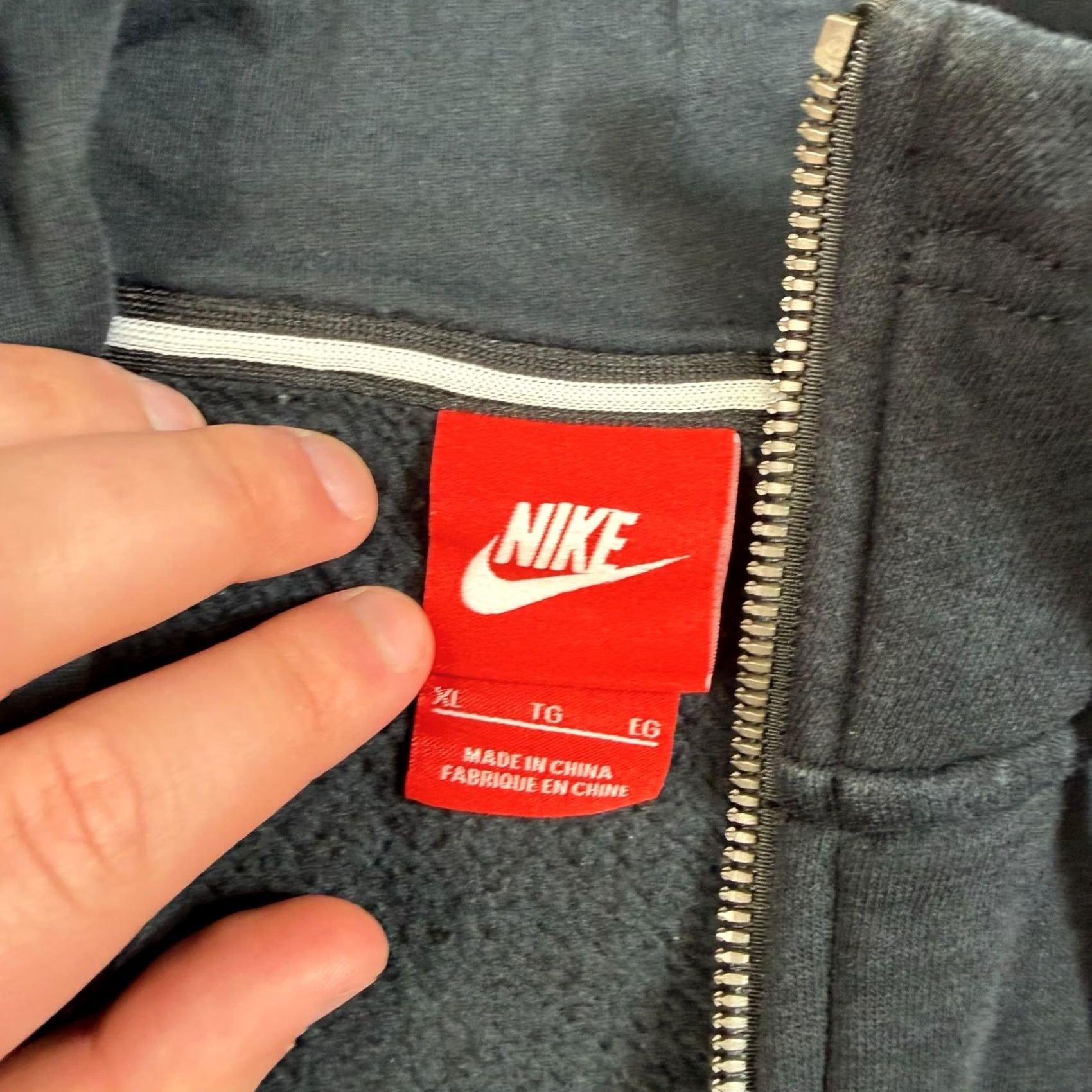Nike Nike Hoodie XL Black Full Zip Fleece Sweatshirt Swoosh Logo Mens Size XL / US 12-14 / IT 48-50 - 3 Thumbnail