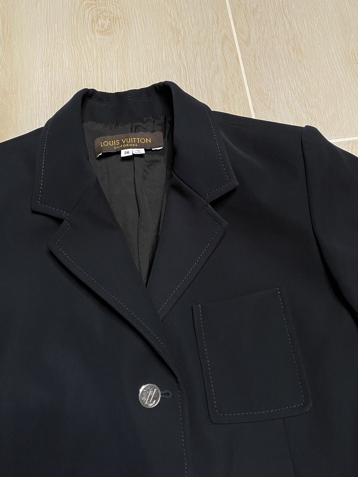 Louis Vuitton Louis Vuitton Uniform Navy Classic Luxury Blazer Size S / US 4 / IT 40 - 3 Thumbnail