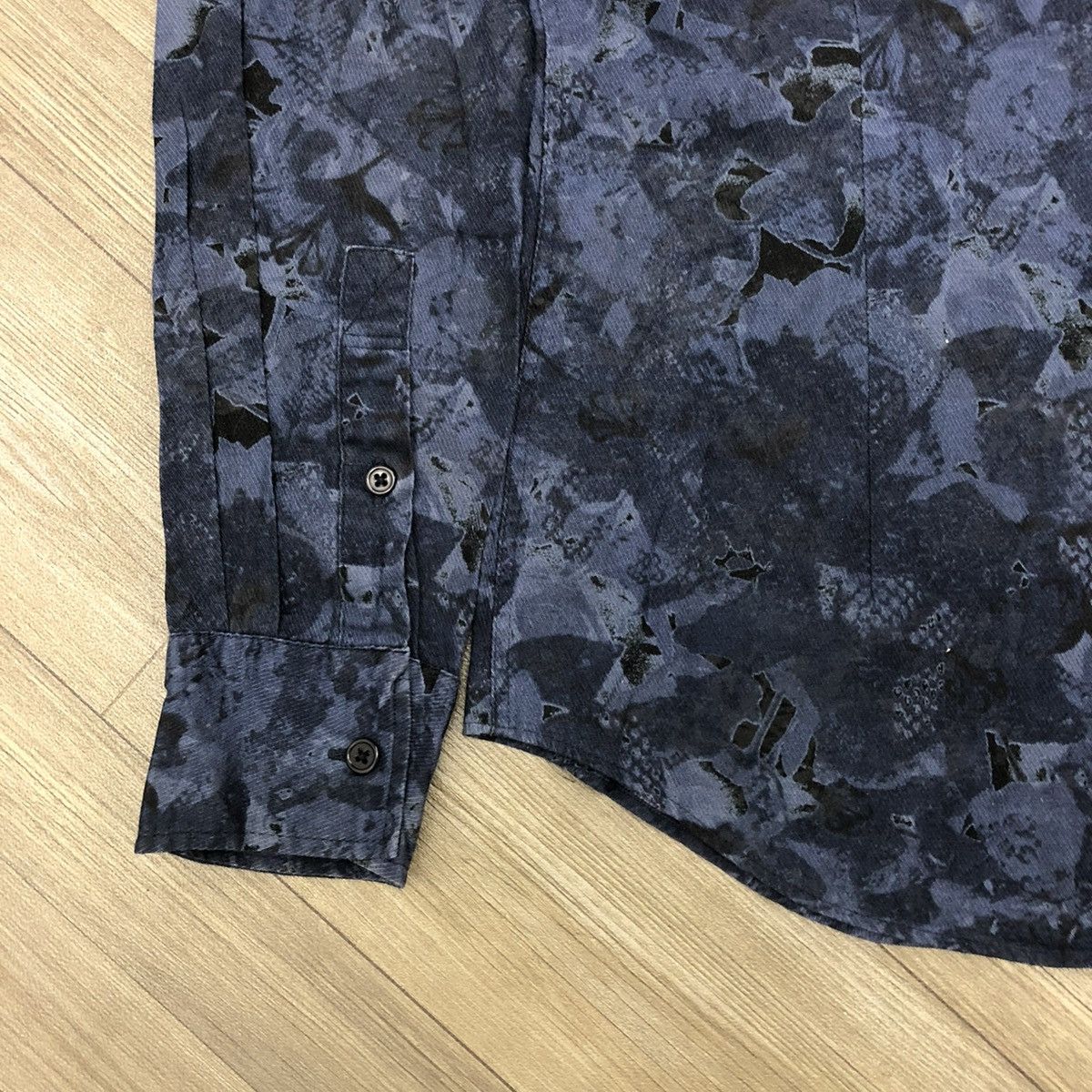 Japanese Brand × Tornado Mart 2000s Tornado Mart Japan Abstract Flowers Button Up Shirt Size US S / EU 44-46 / 1 - 13 Thumbnail