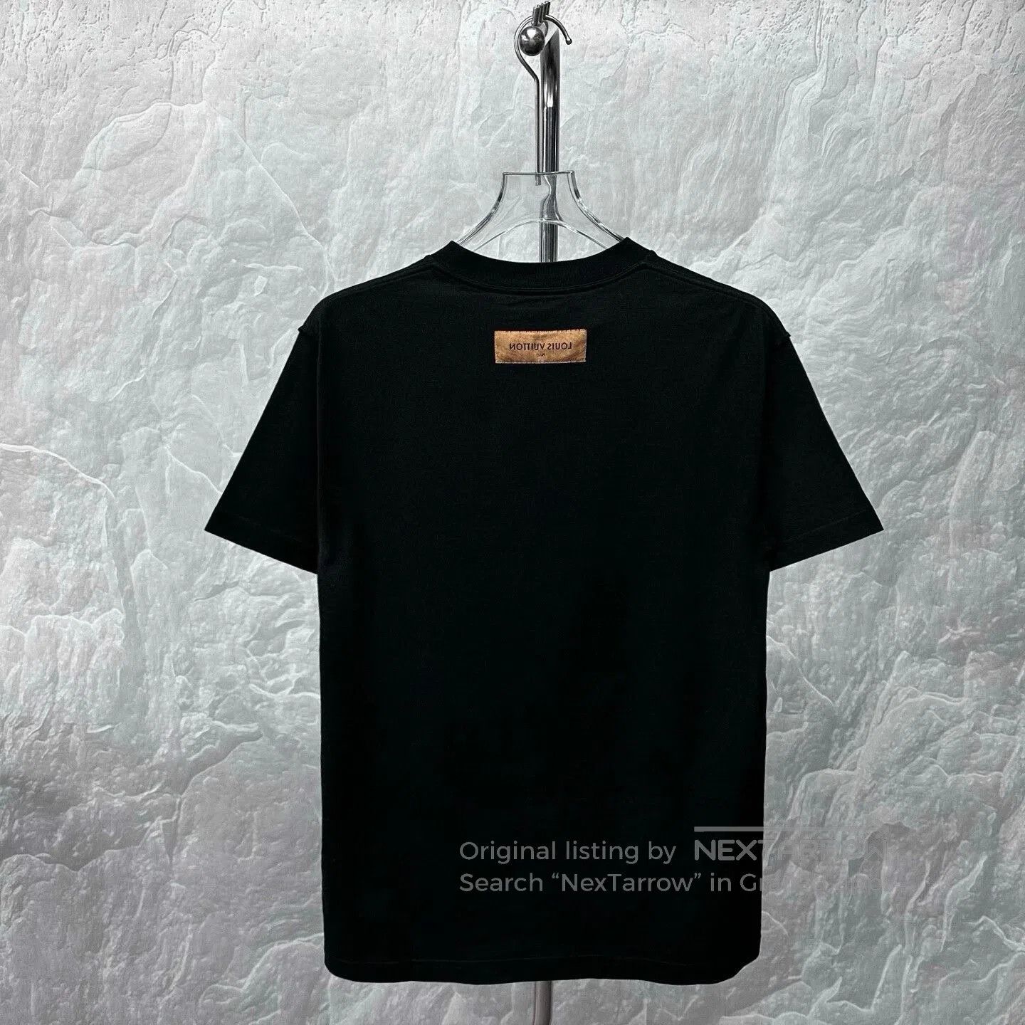 Louis Vuitton louis vuitton embossed black short sleeve t-shirt. Size US L / EU 52-54 / 3 - 4 Thumbnail