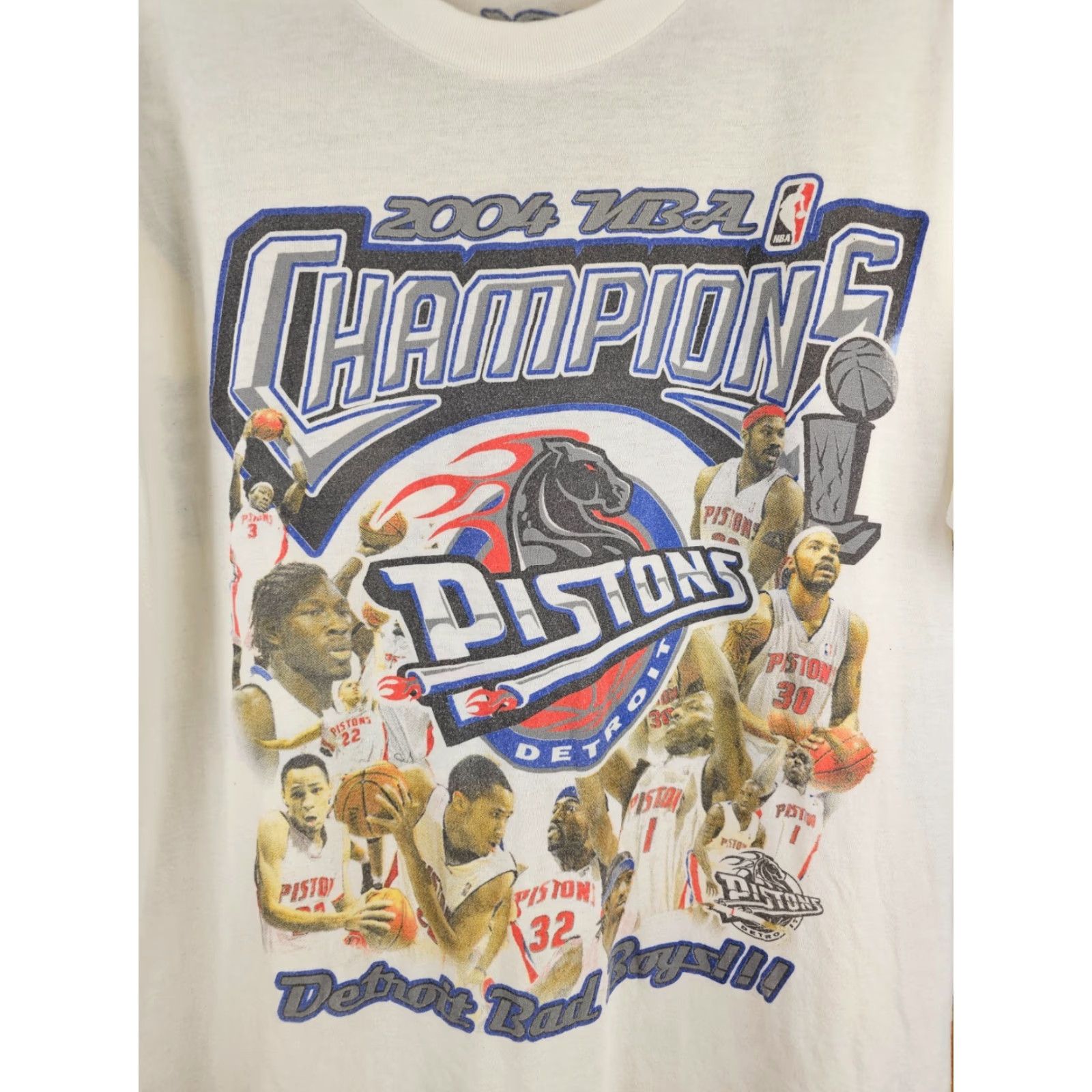 NBA VINTAGE 2002 DETROIT PISTONS CHAMPIONS NBA PAPER THIN 2 SIDE PRINT T-SHIRT SZ XL Shirt Men White XL 23 INCH 31 INCH Size US XL / EU 56 / 4 - 2 Thumbnail