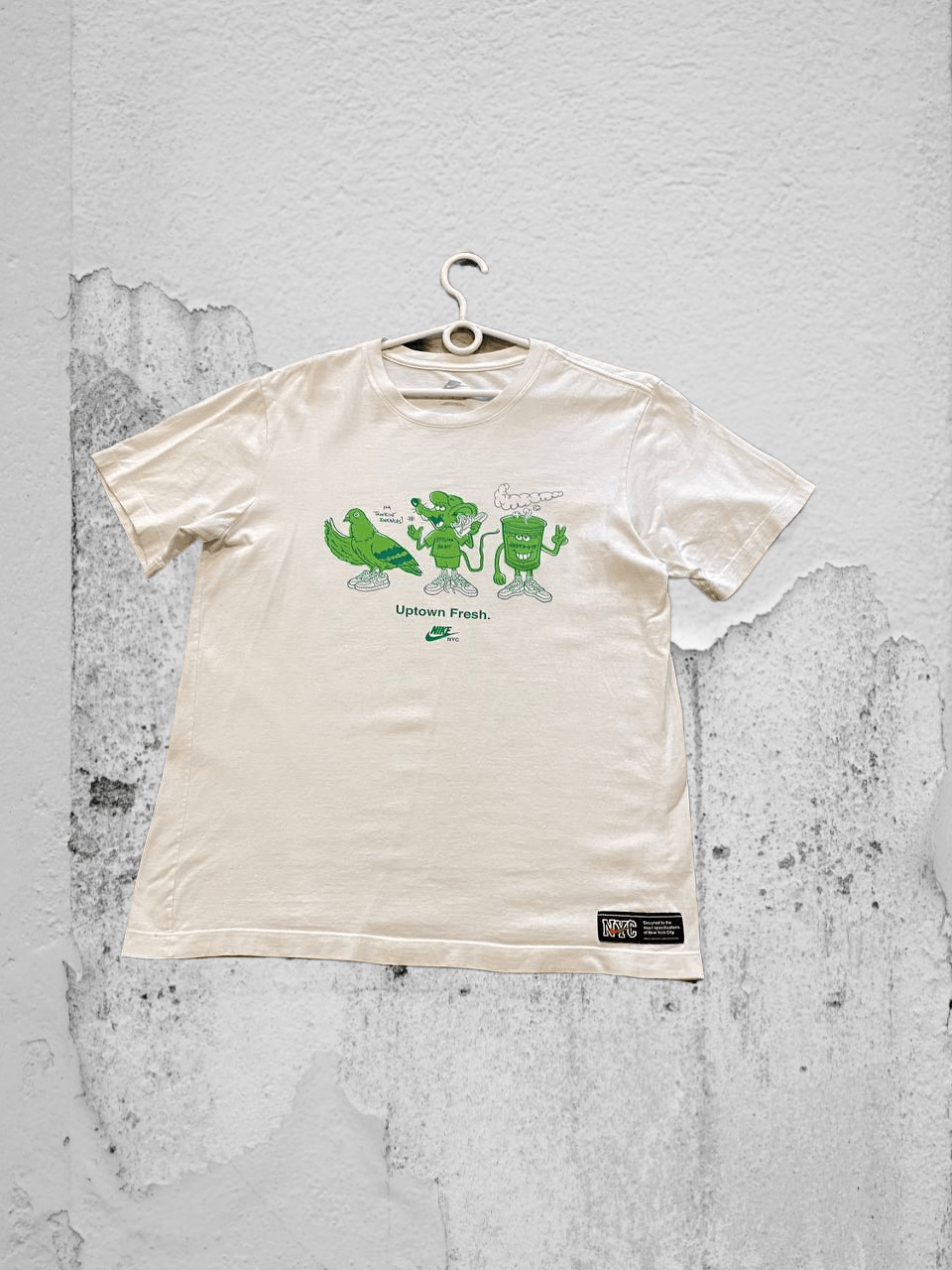 Nike Y2K white big print T-shirt Nike size S Vintage Size US S / EU 44-46 / 1 - 1 Thumbnail