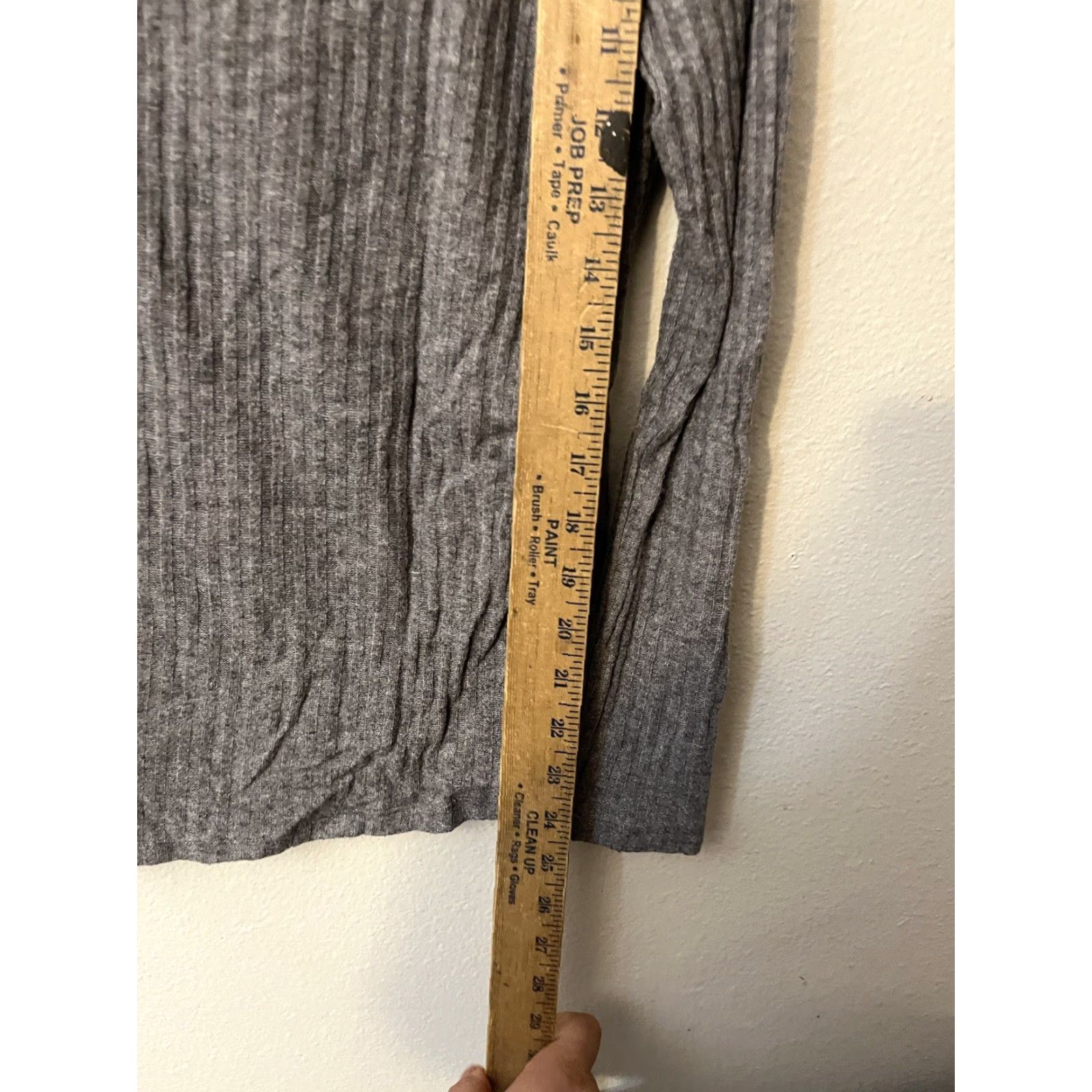 Gap Gap Women Solid V Neck Long Sleeve Size Small Gray T-Shirt Shirt Vintage? Size S / US 4 / IT 40 - 4 Thumbnail