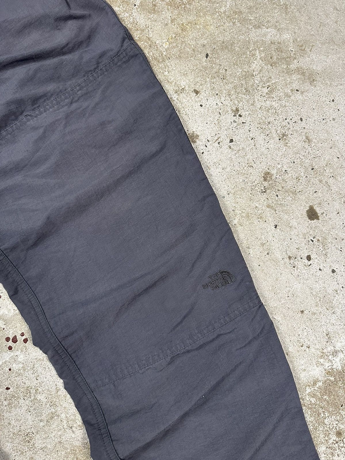 The North Face Vintage Y2K The North Face Grey Cargo Carpenter Pants Size US 34 / EU 50 - 6 Thumbnail