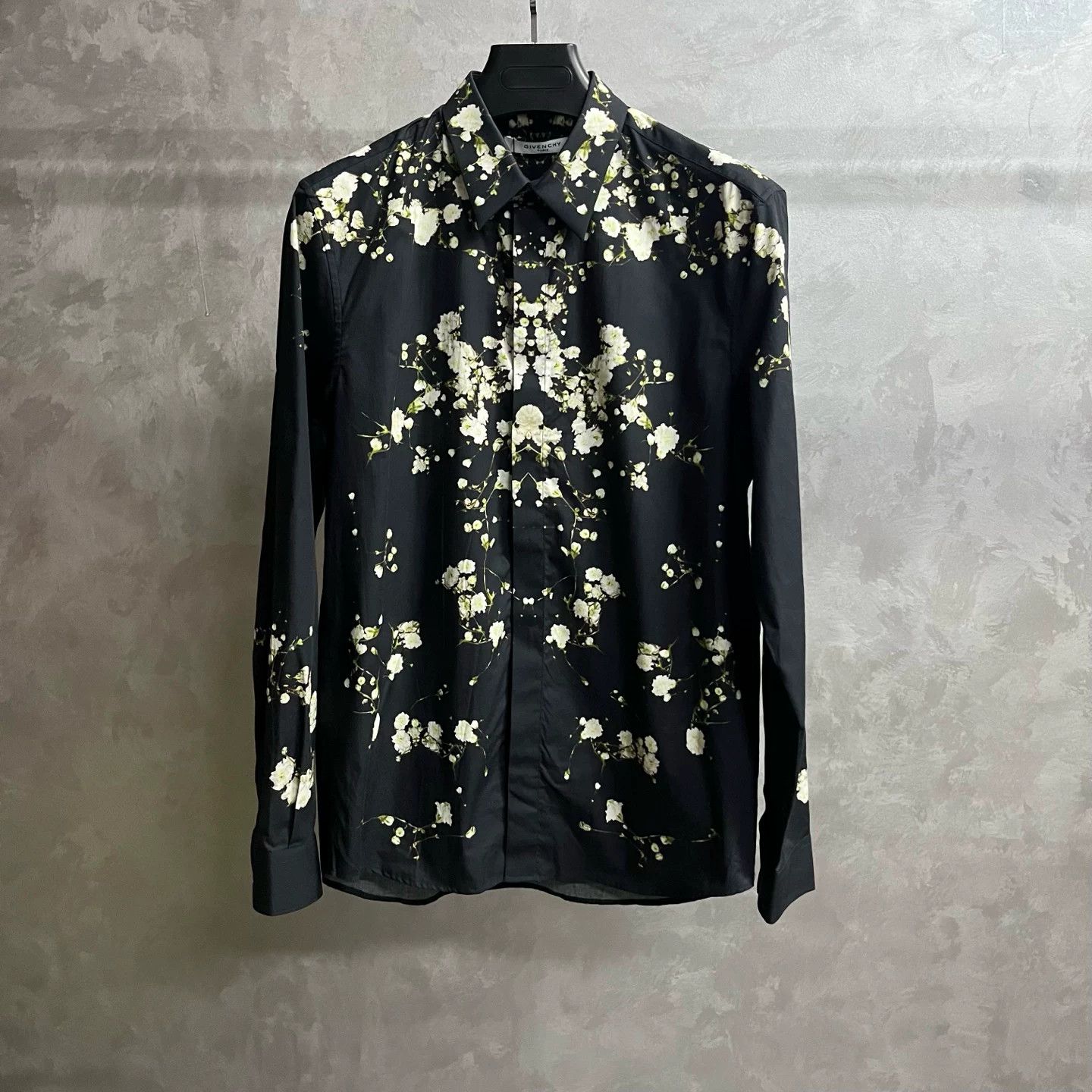 Givenchy Givenchy Printed Graphic Black T-Shirt 39 Women Size M / US 6-8 / IT 42-44 - 1 Thumbnail