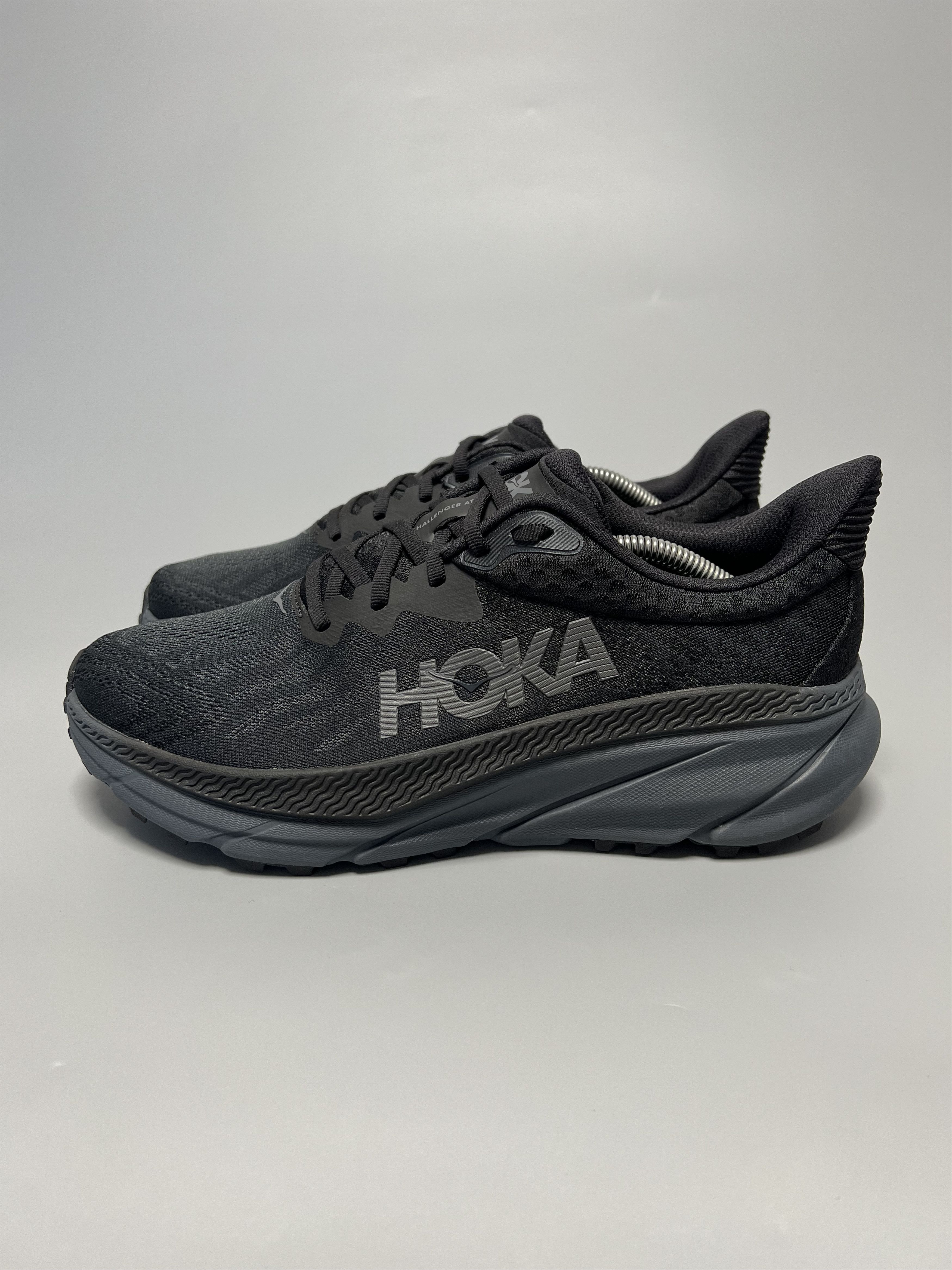 Hoka 9.5EE Hoka One One Challenger ATR 7 Wide Running Shoes Size US 9.5 / EU 42-43 - 2 Thumbnail