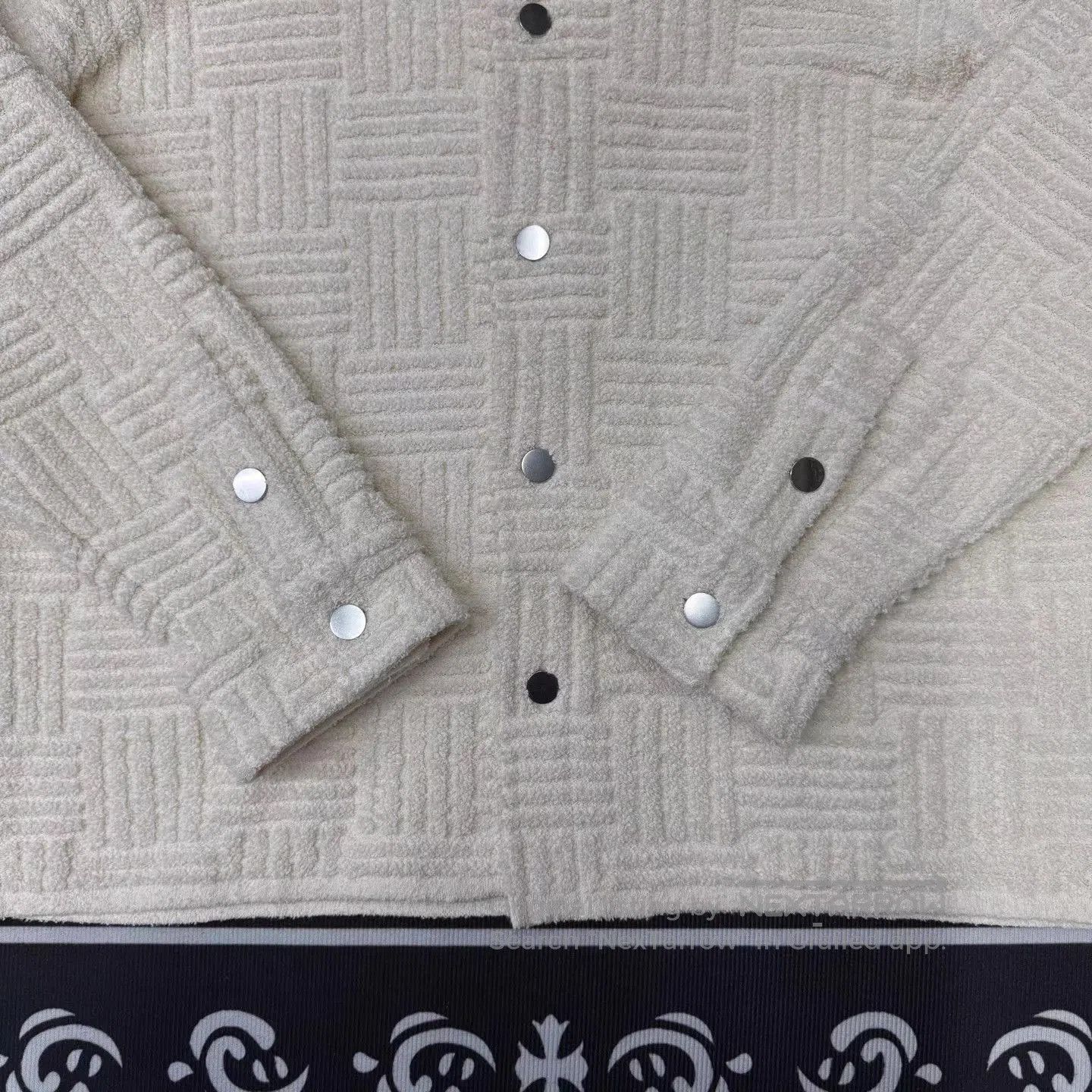 Bottega Veneta White Textured Button. Size US L / EU 52-54 / 3 - 2 Thumbnail